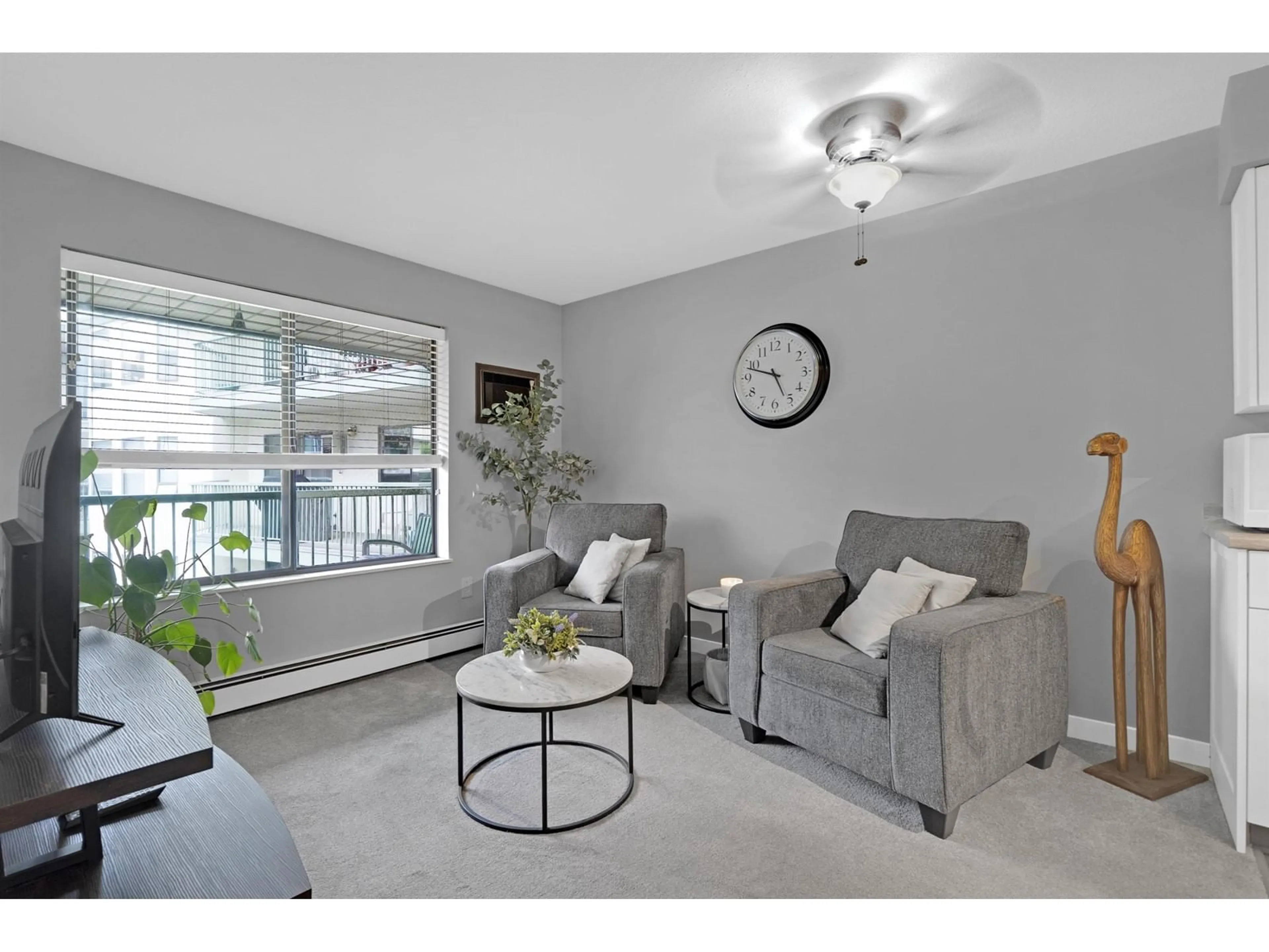 Living room with furniture, unknown for 302 - 2678 MCCALLUM, Abbotsford British Columbia V2S6X3