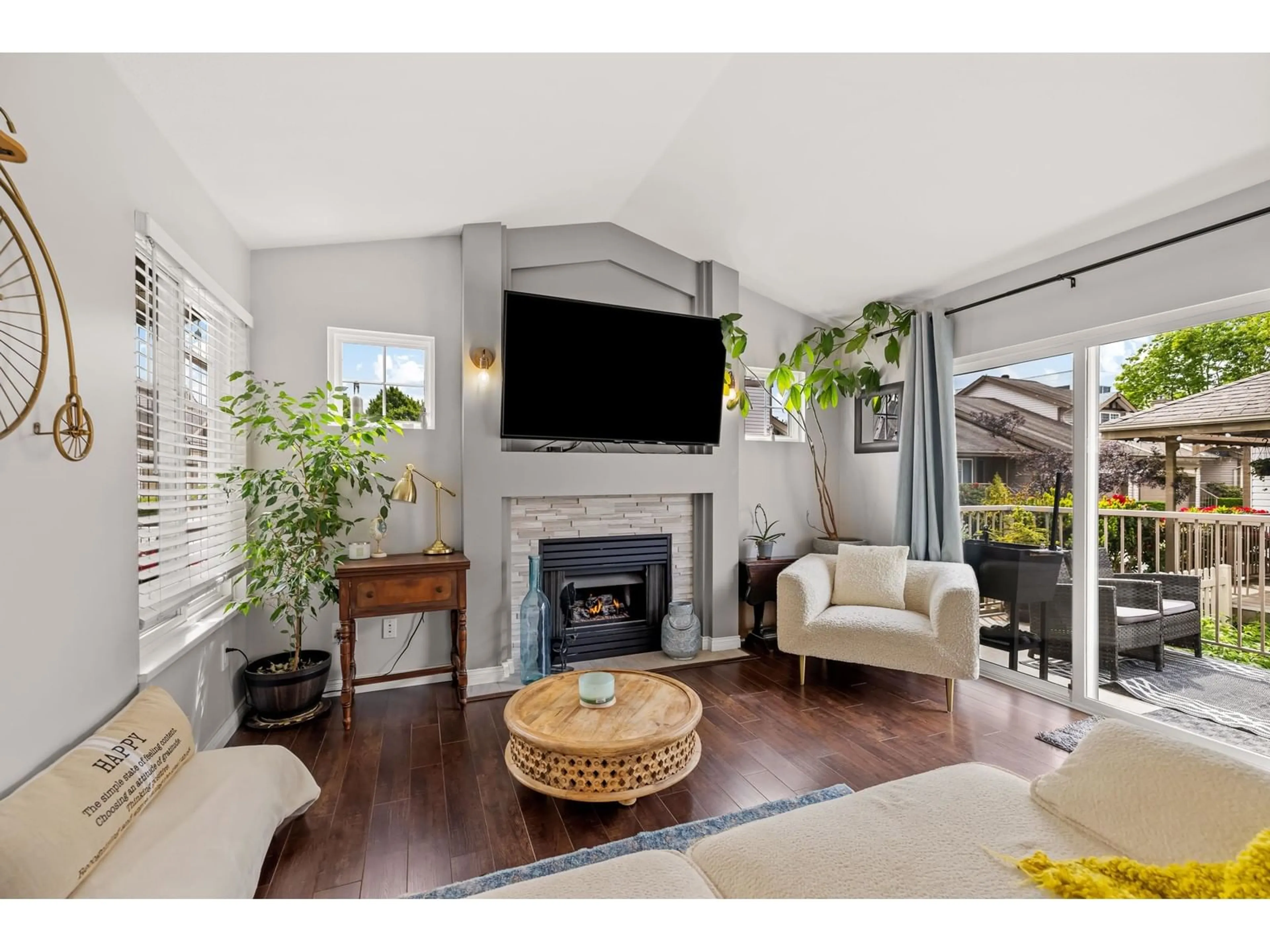 Living room with furniture, unknown for 11 - 20222 96, Langley British Columbia V1M3C3