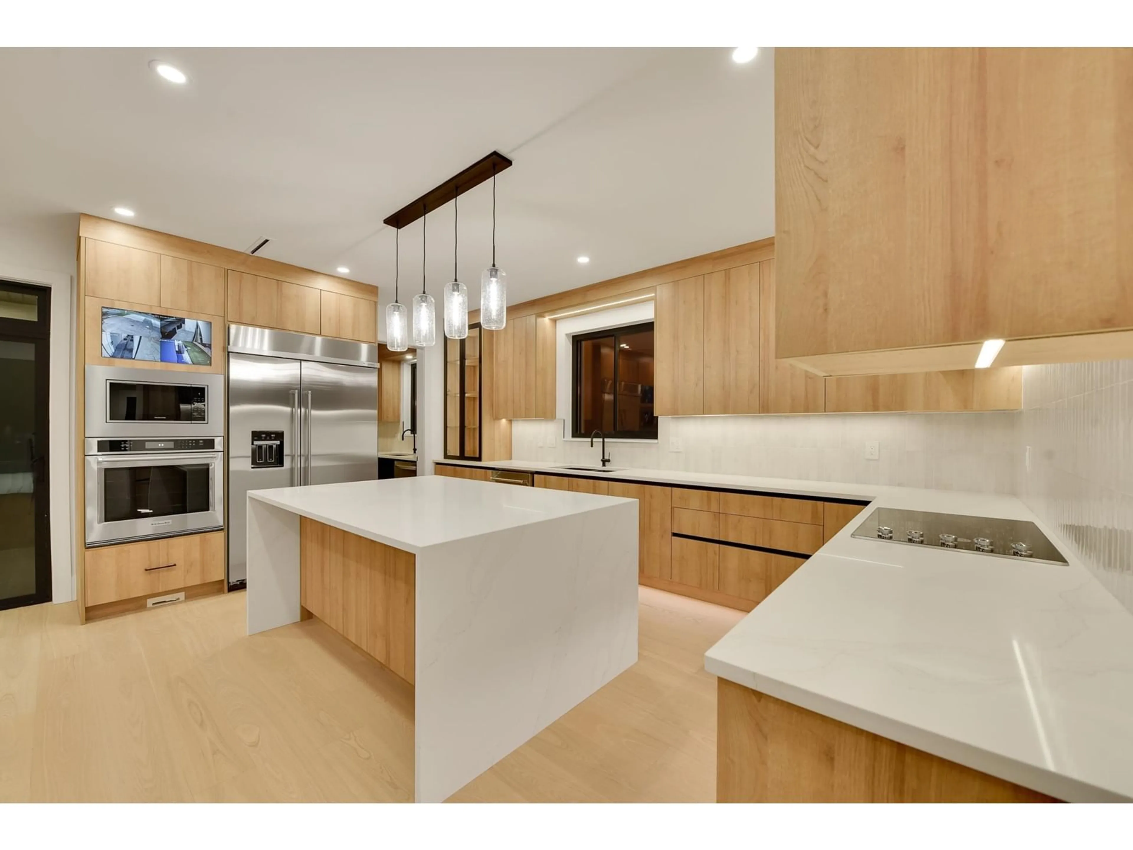 Contemporary kitchen, unknown for 6076 172, Surrey British Columbia V3S3Z7
