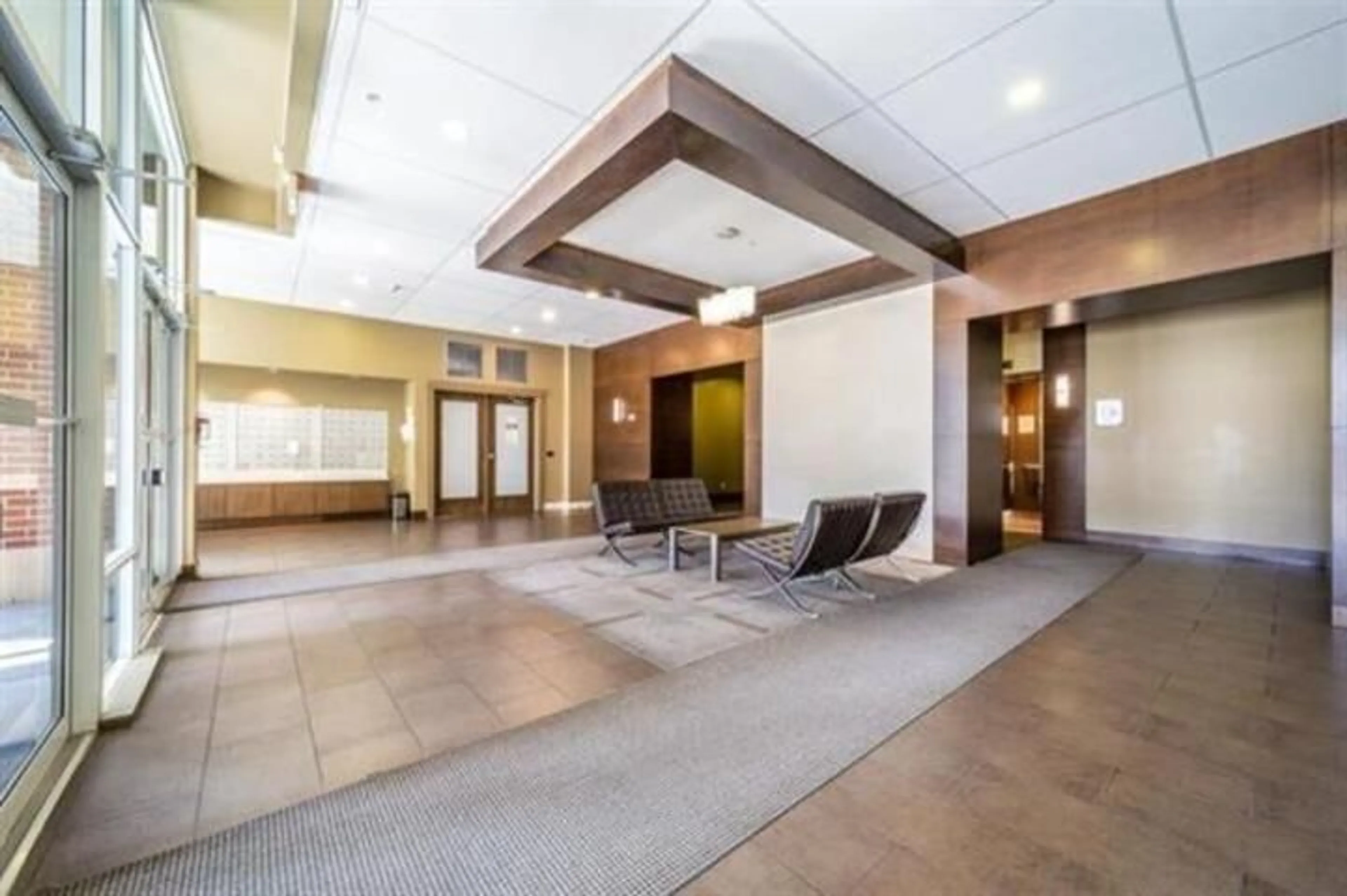 Lobby for 1501 - 13399 104, Surrey British Columbia V3T0C9
