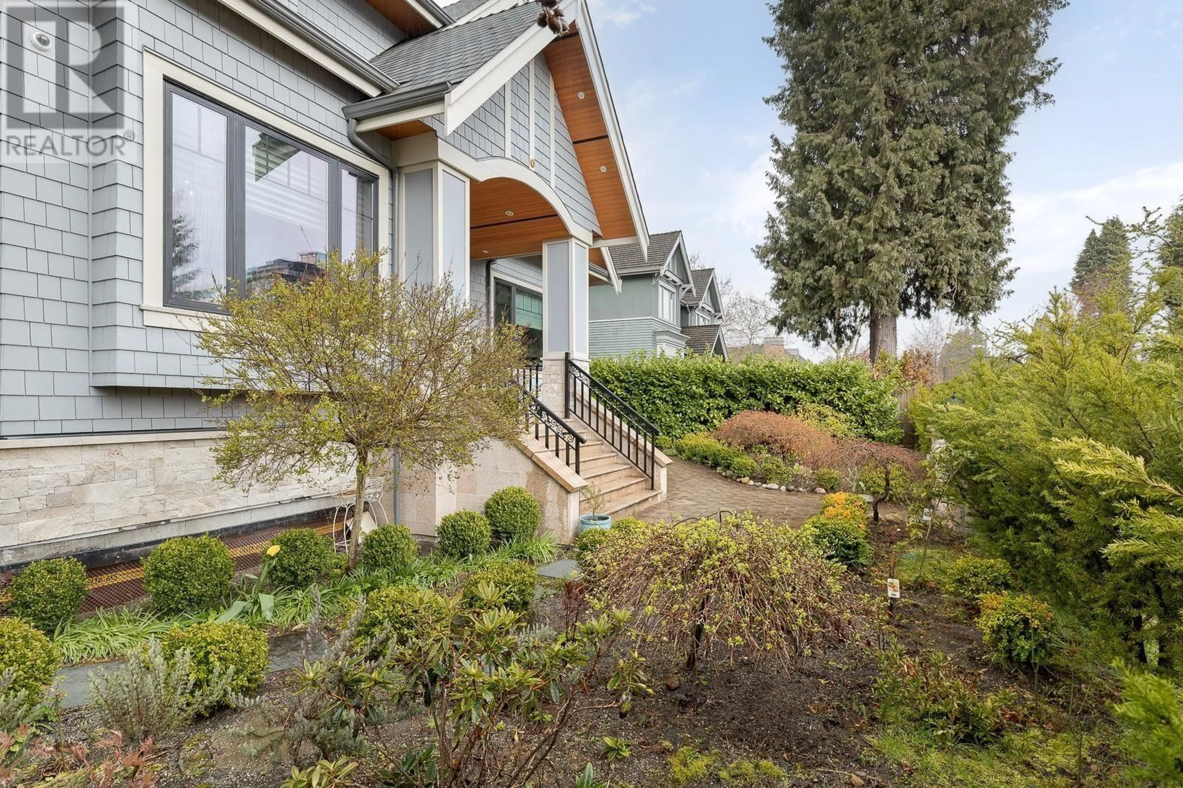 Unknown for 2237 37TH AVENUE, Vancouver British Columbia V6M1P2
