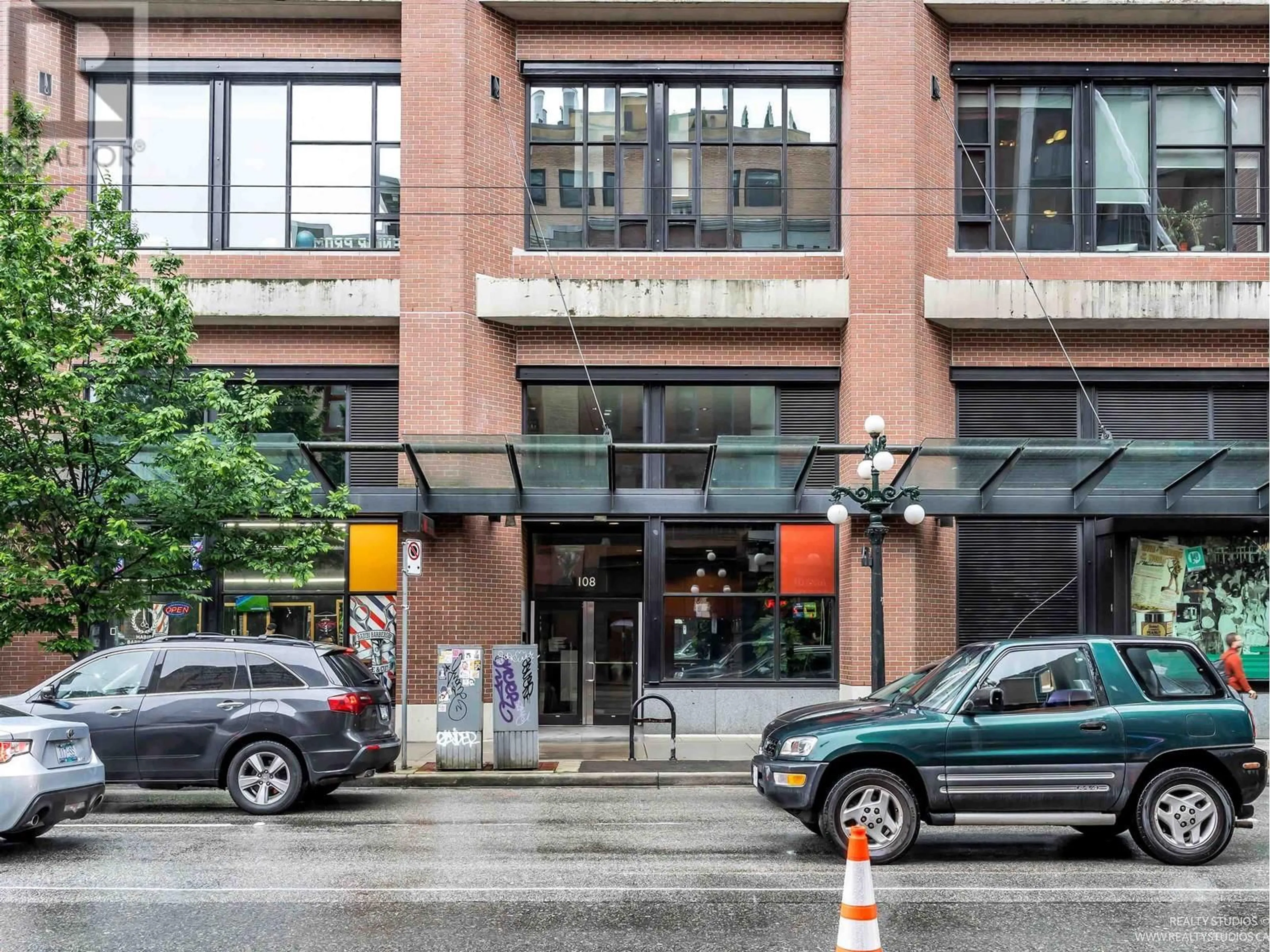Indoor foyer for PH 7 - 108 CORDOVA STREET, Vancouver British Columbia V6B0G5