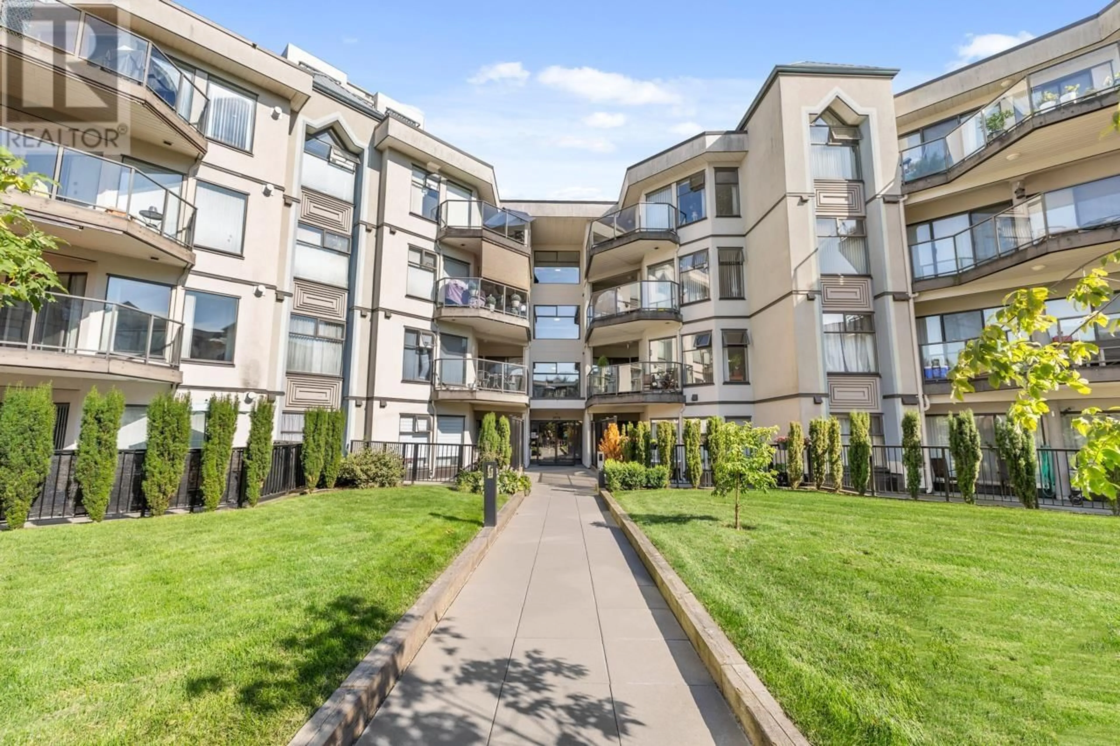 Patio, building for 414 - 2978 BURLINGTON DRIVE, Coquitlam British Columbia V3B7S6