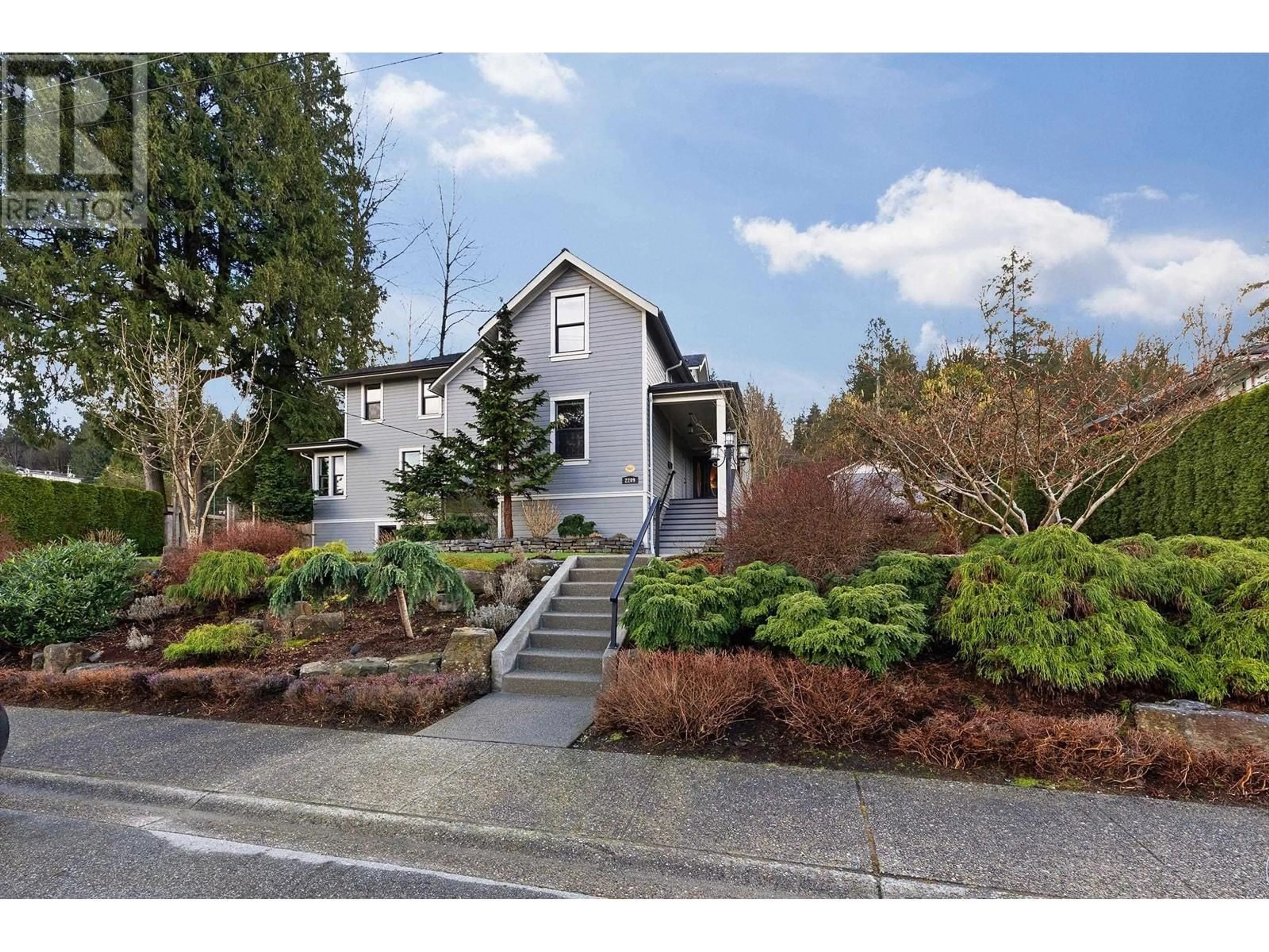 Unknown for 2209 ST. GEORGE STREET, Port Moody British Columbia V3H2G1