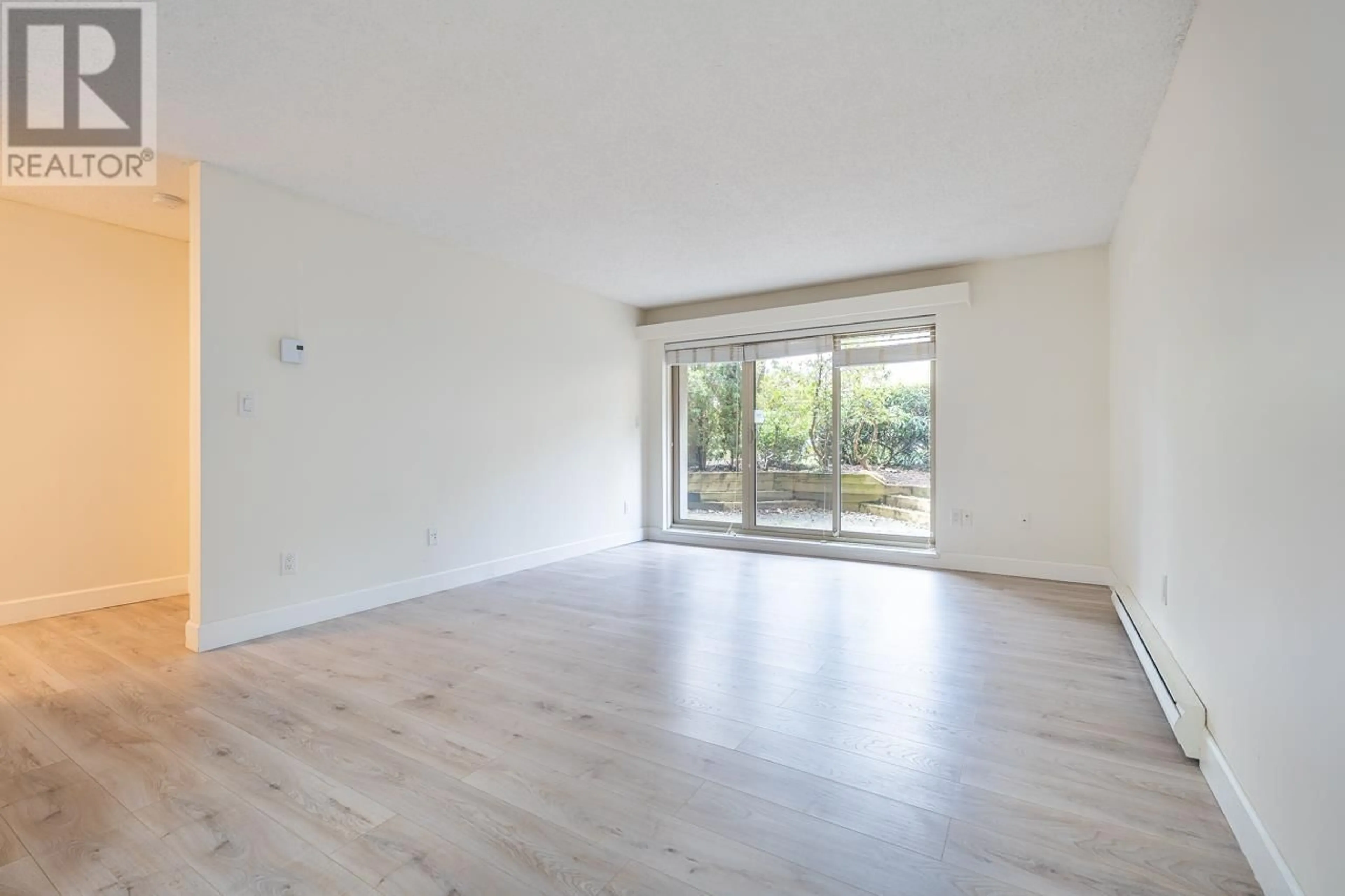 A pic of a room for 102 - 4373 HALIFAX STREET, Burnaby British Columbia V5C5Z2