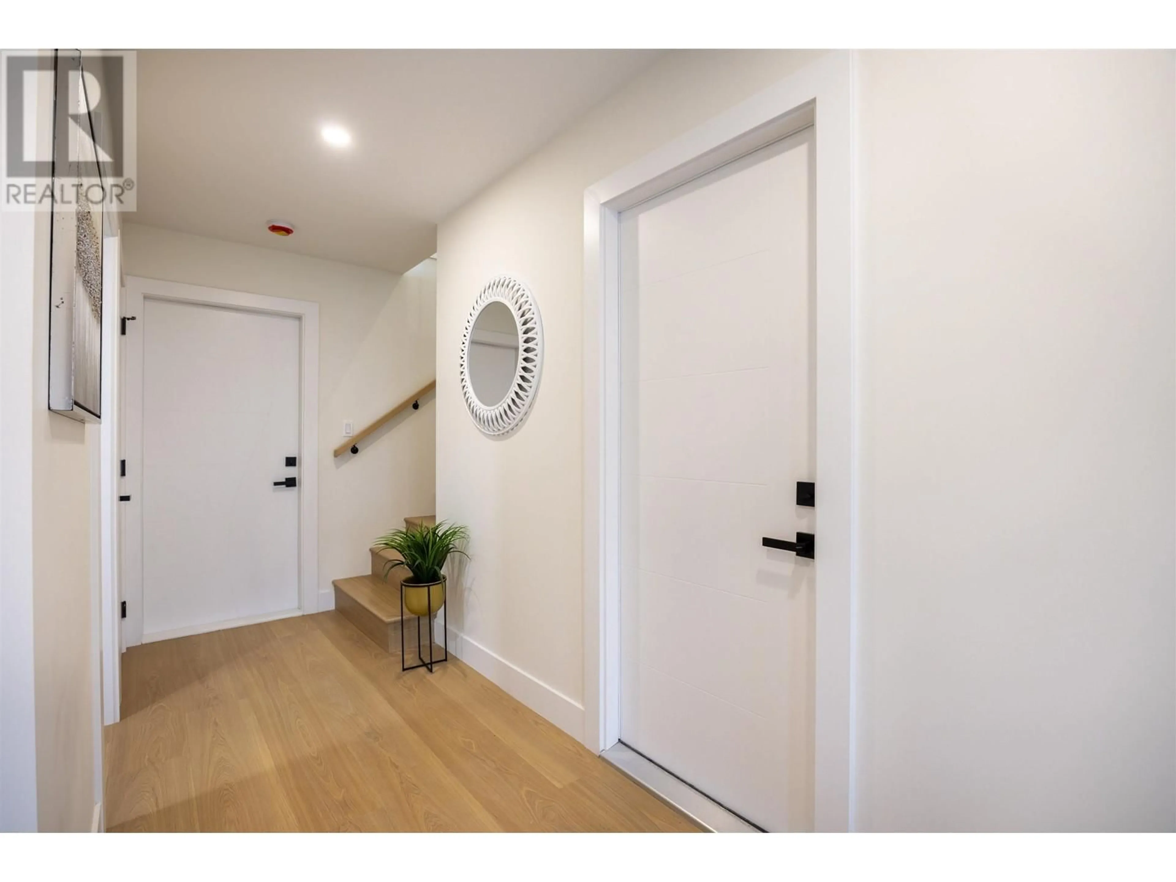 Indoor entryway for 1277 HUDSON STREET, Coquitlam British Columbia V3B7L7