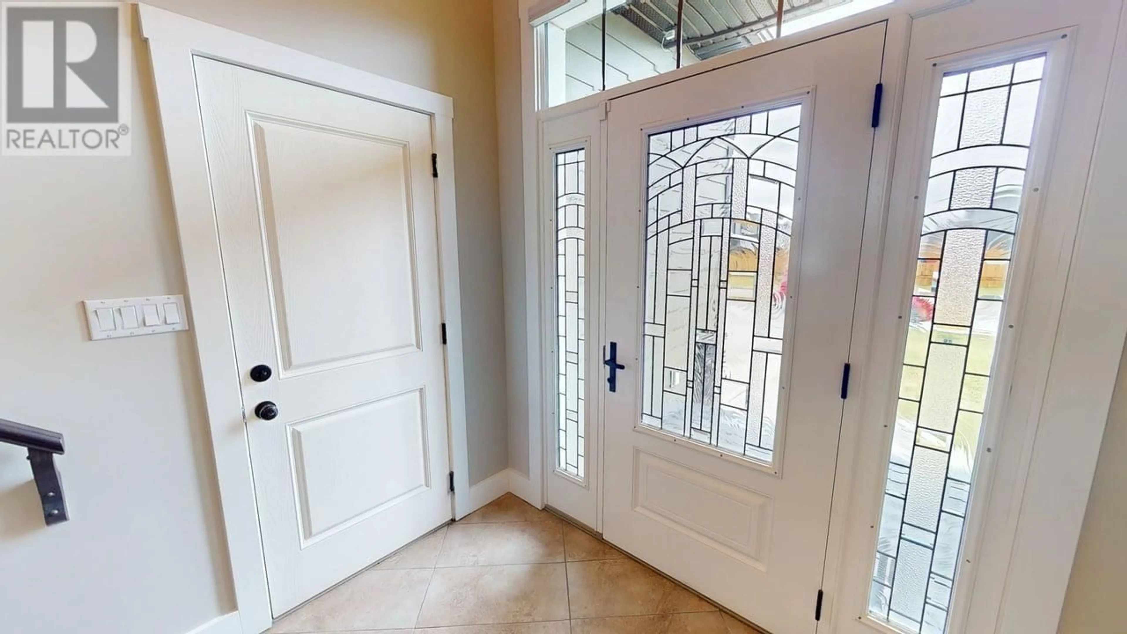Indoor entryway for 11407 111 STREET, Fort St. John British Columbia V1J0N4