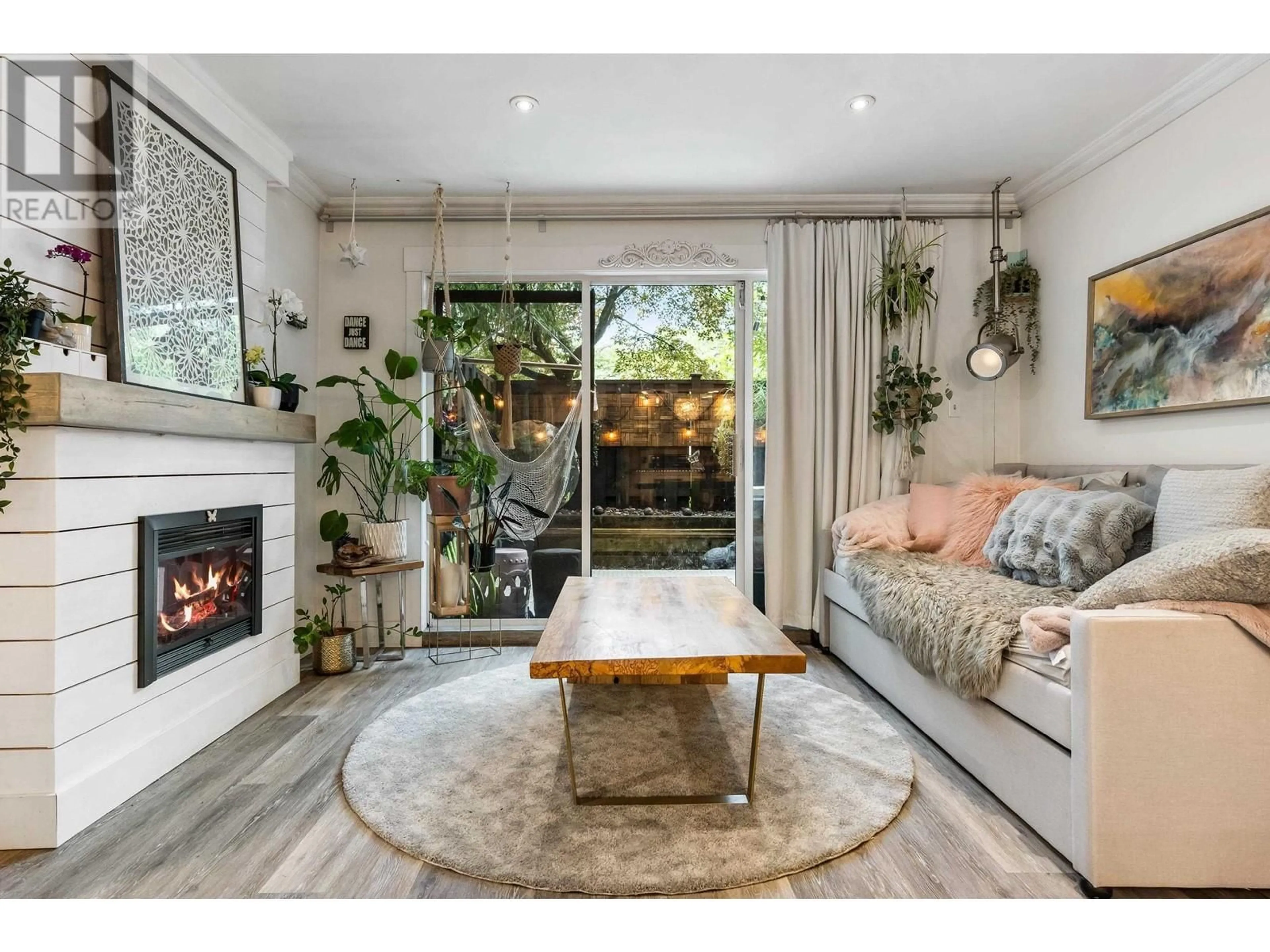 Living room with furniture, unknown for 15 - 385 GINGER DRIVE, New Westminster British Columbia V3L5L6