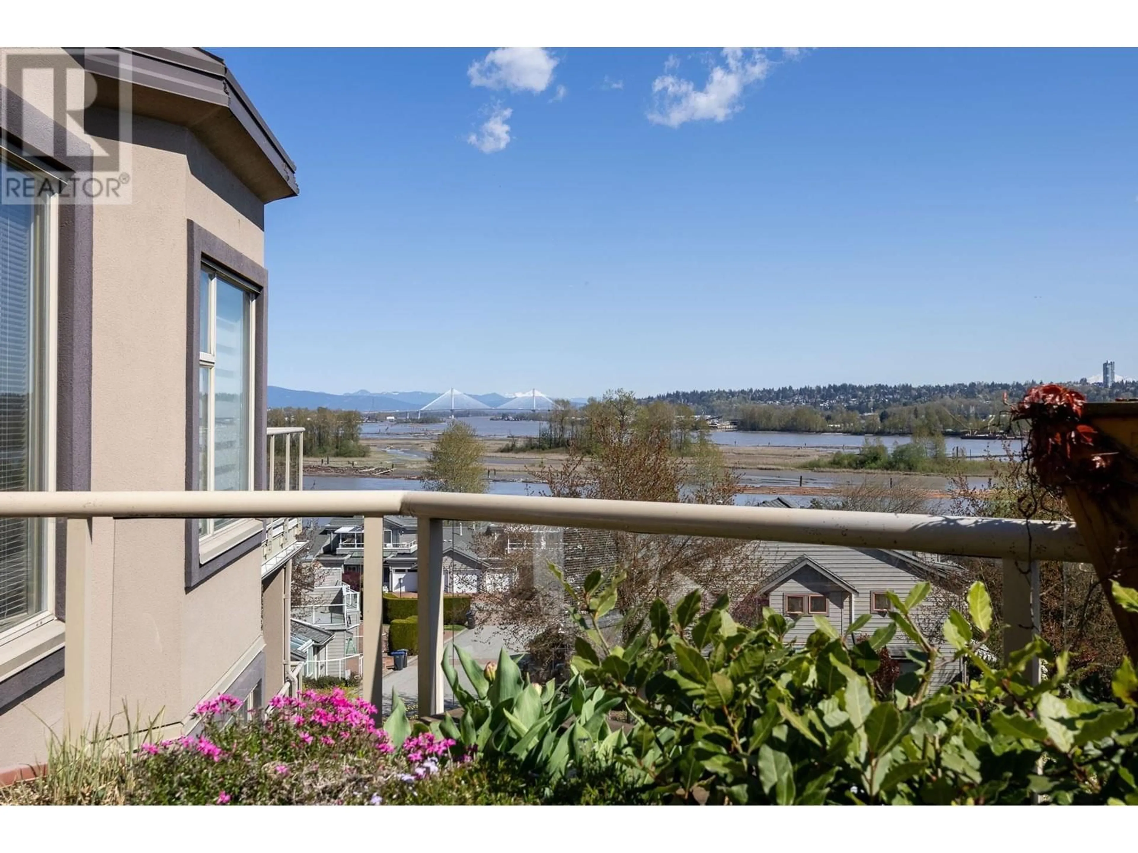 Balcony in the apartment, water/lake/river/ocean view for 305 - 74 RICHMOND STREET, New Westminster British Columbia V3L5T1
