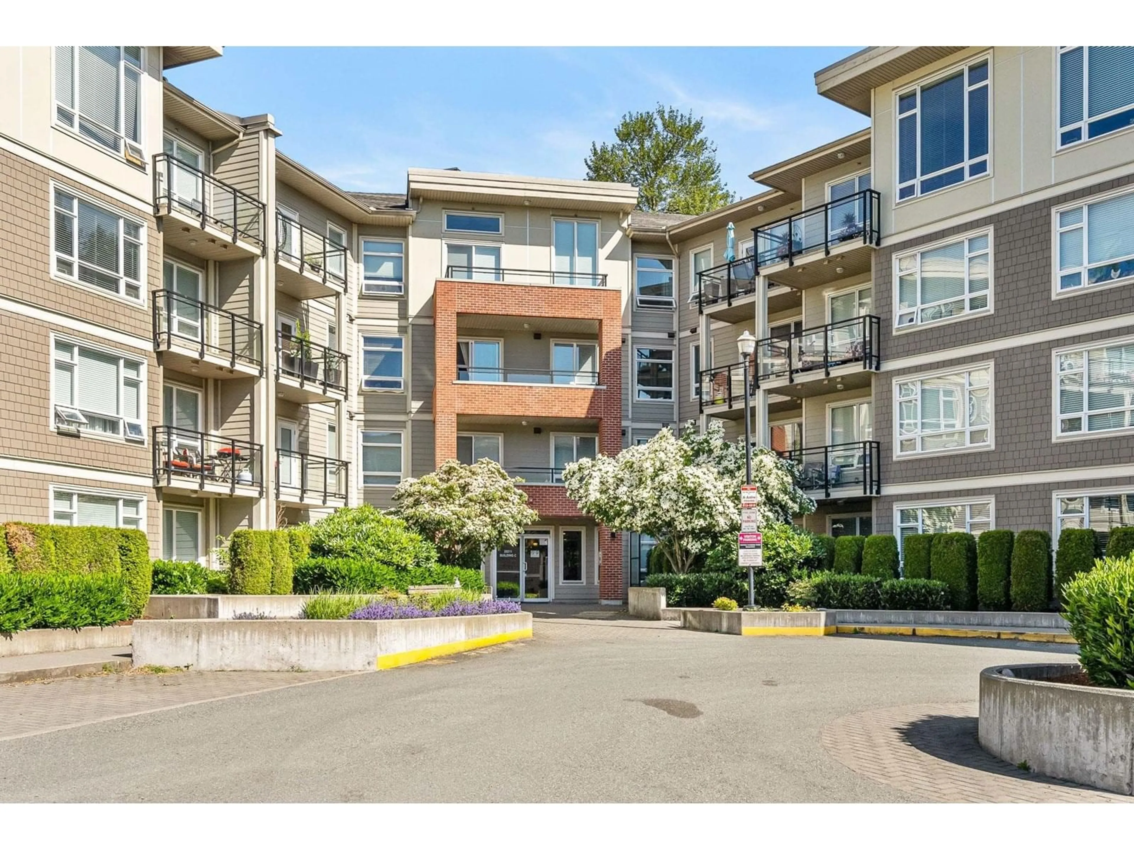 Unknown for C225 - 20211 66, Langley British Columbia V2Y0L4