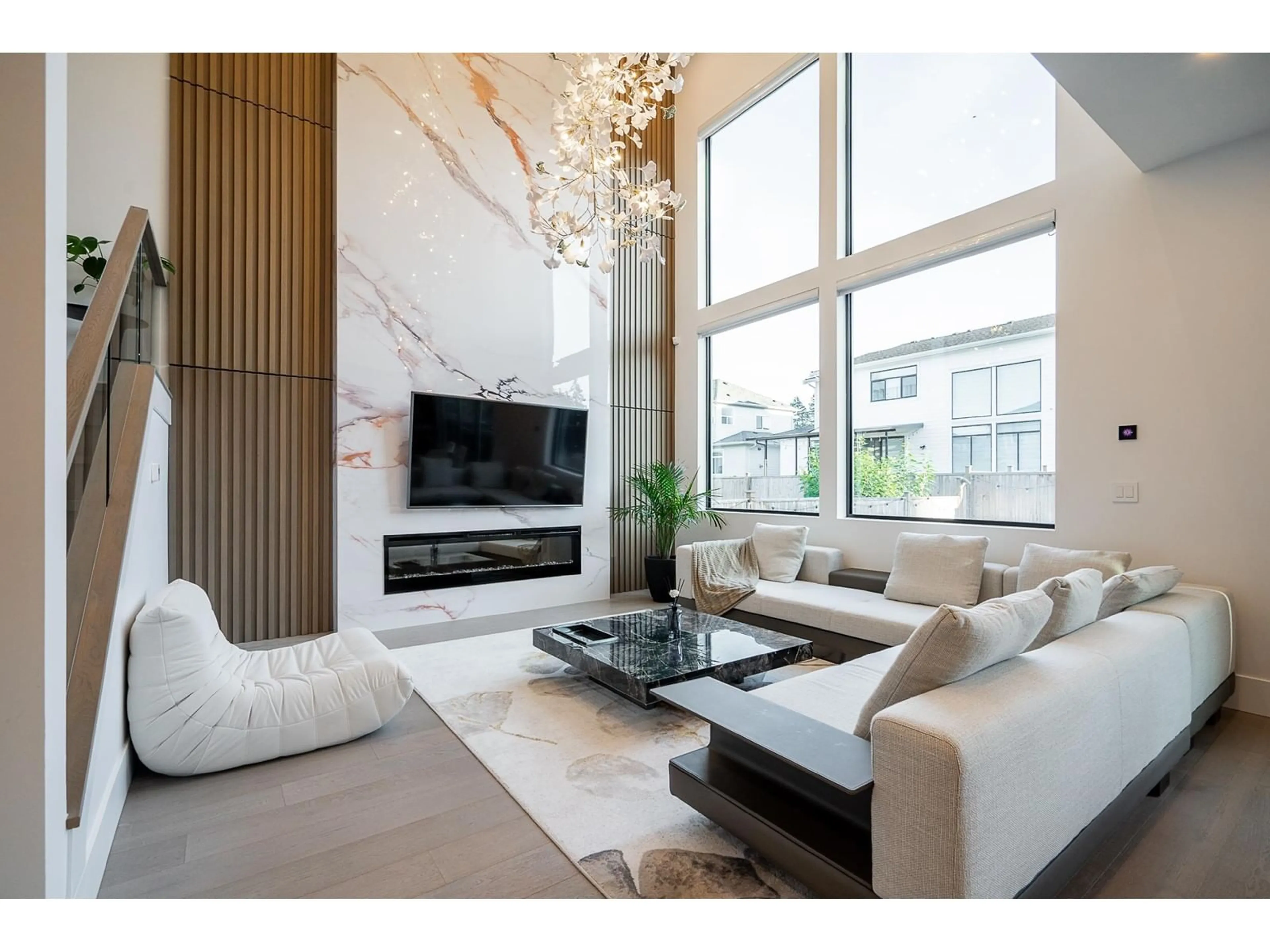 Living room with furniture, unknown for 19726 33, Langley British Columbia V3A0N9