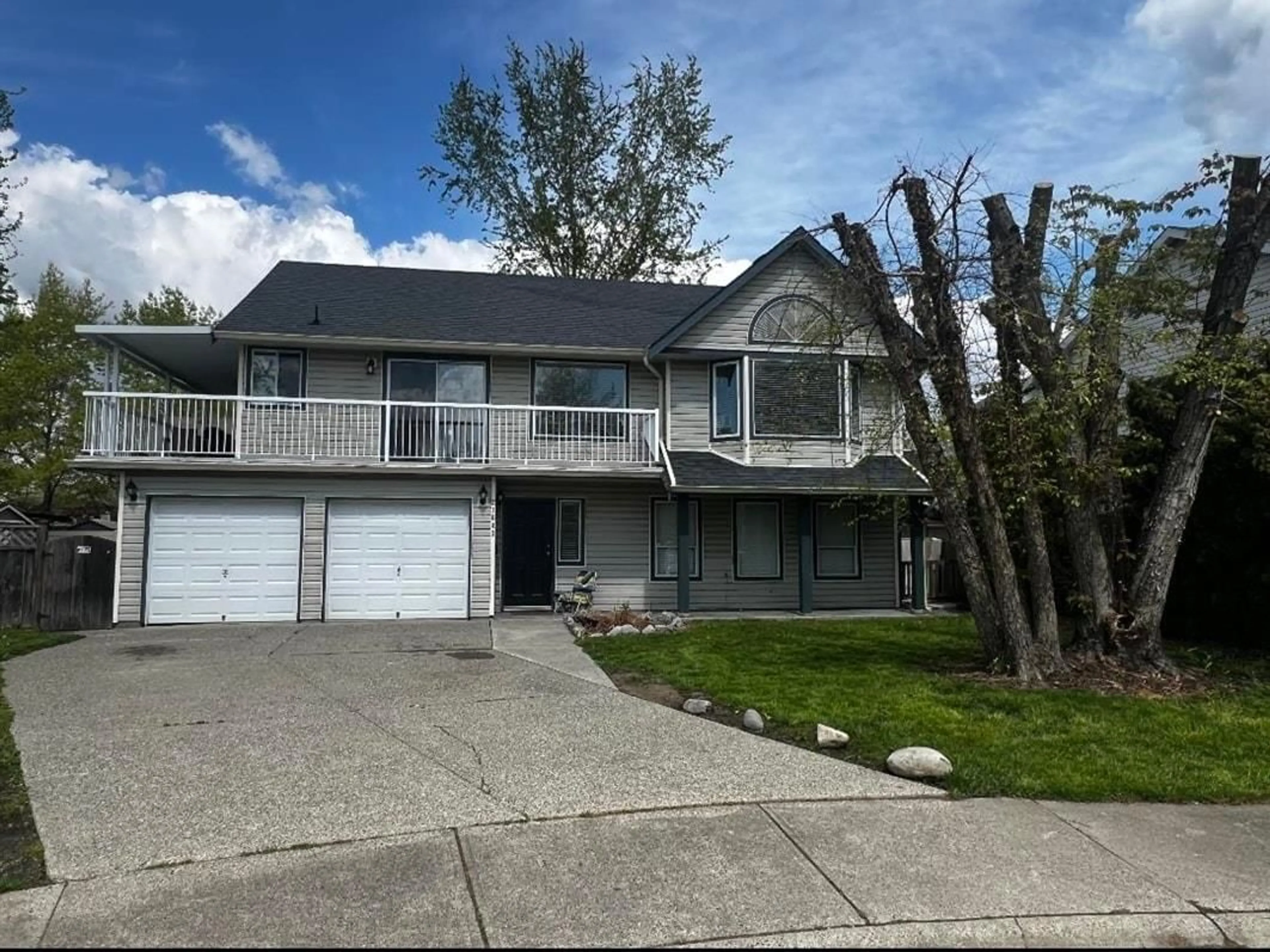 Home with vinyl exterior material, unknown for 21643 50A, Langley British Columbia V3A8W9