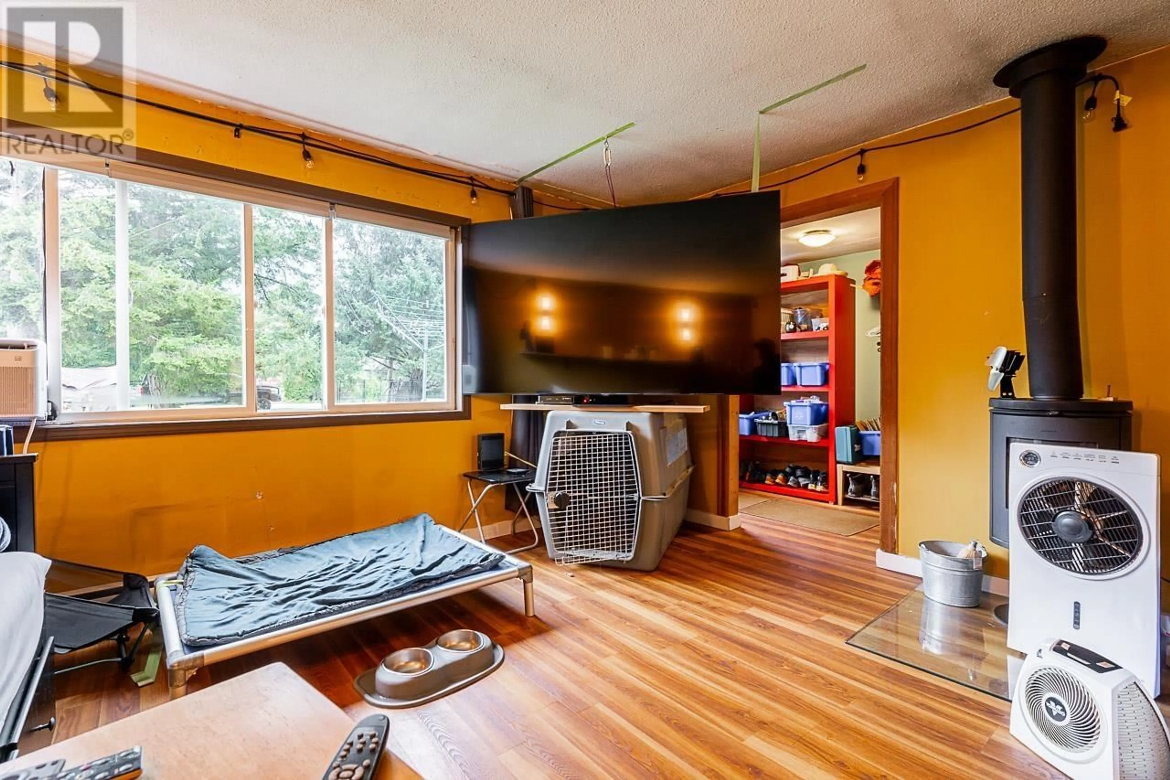 Home theater for 37956 FOURTH AVENUE, Squamish British Columbia V8B0P7