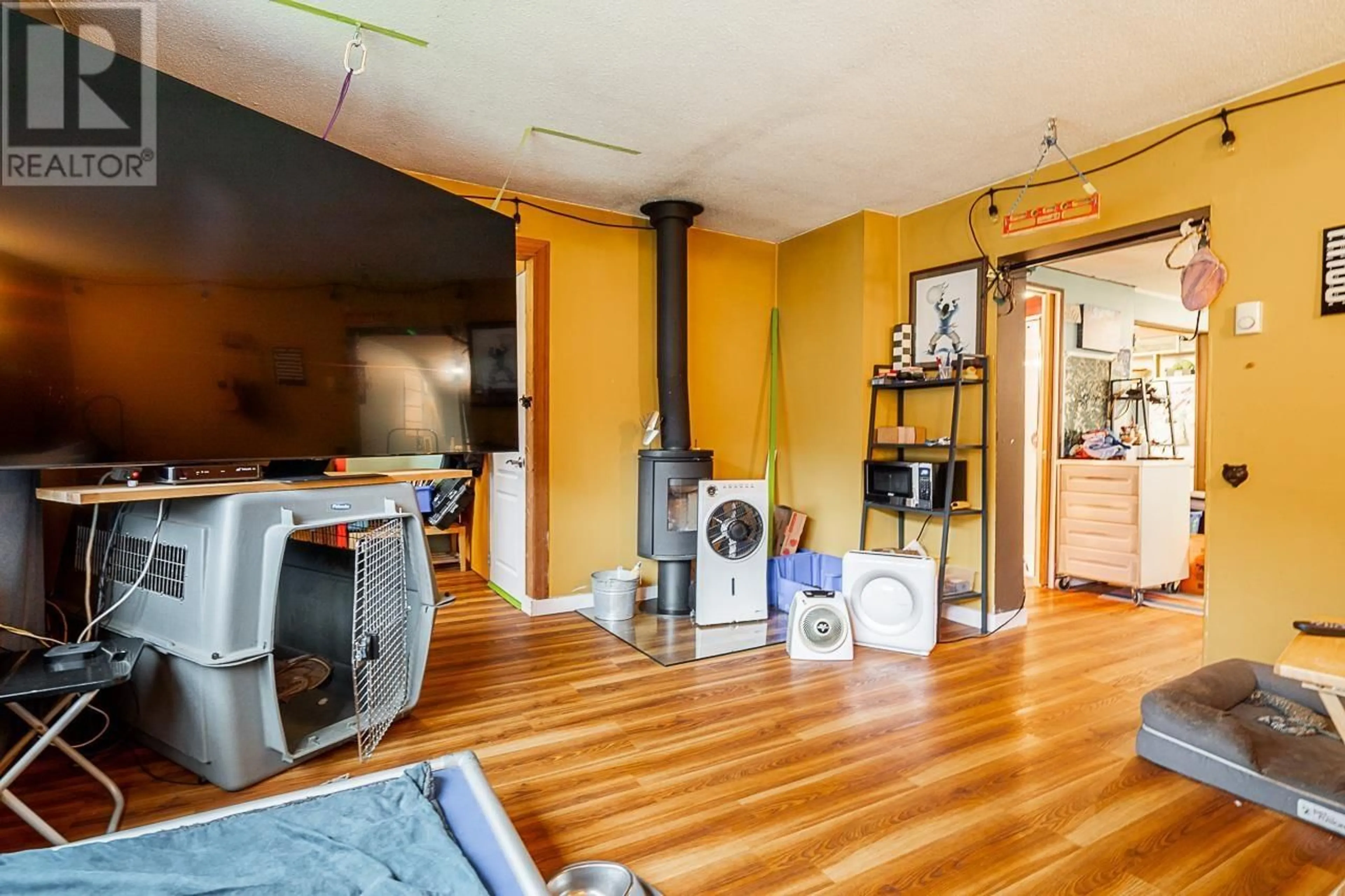 Home theater for 37956 FOURTH AVENUE, Squamish British Columbia V8B0P7