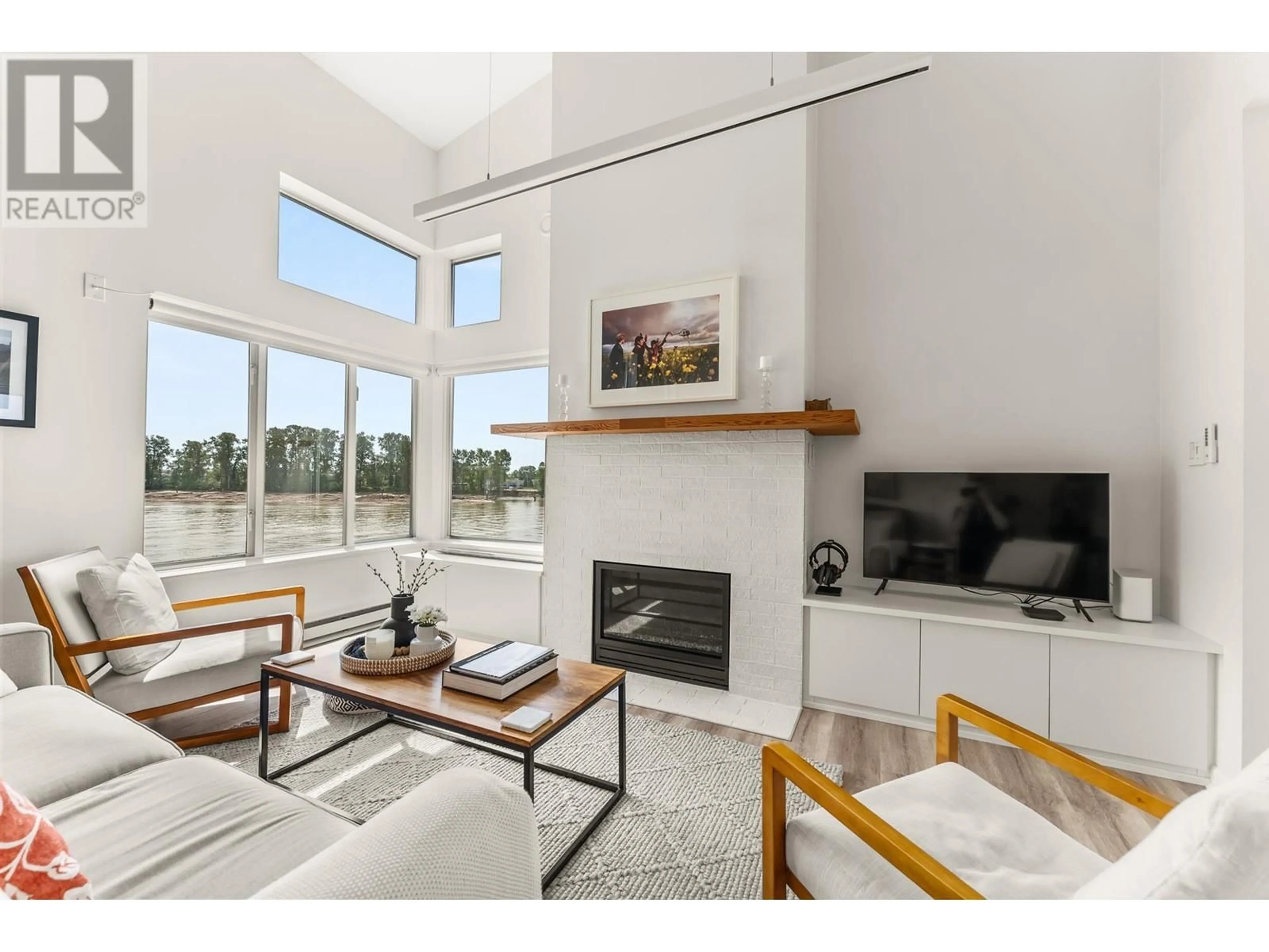 Living room with furniture, unknown for 17 - 2138 KENT AVENUE SOUTH AVENUE, Vancouver British Columbia V5P4X2