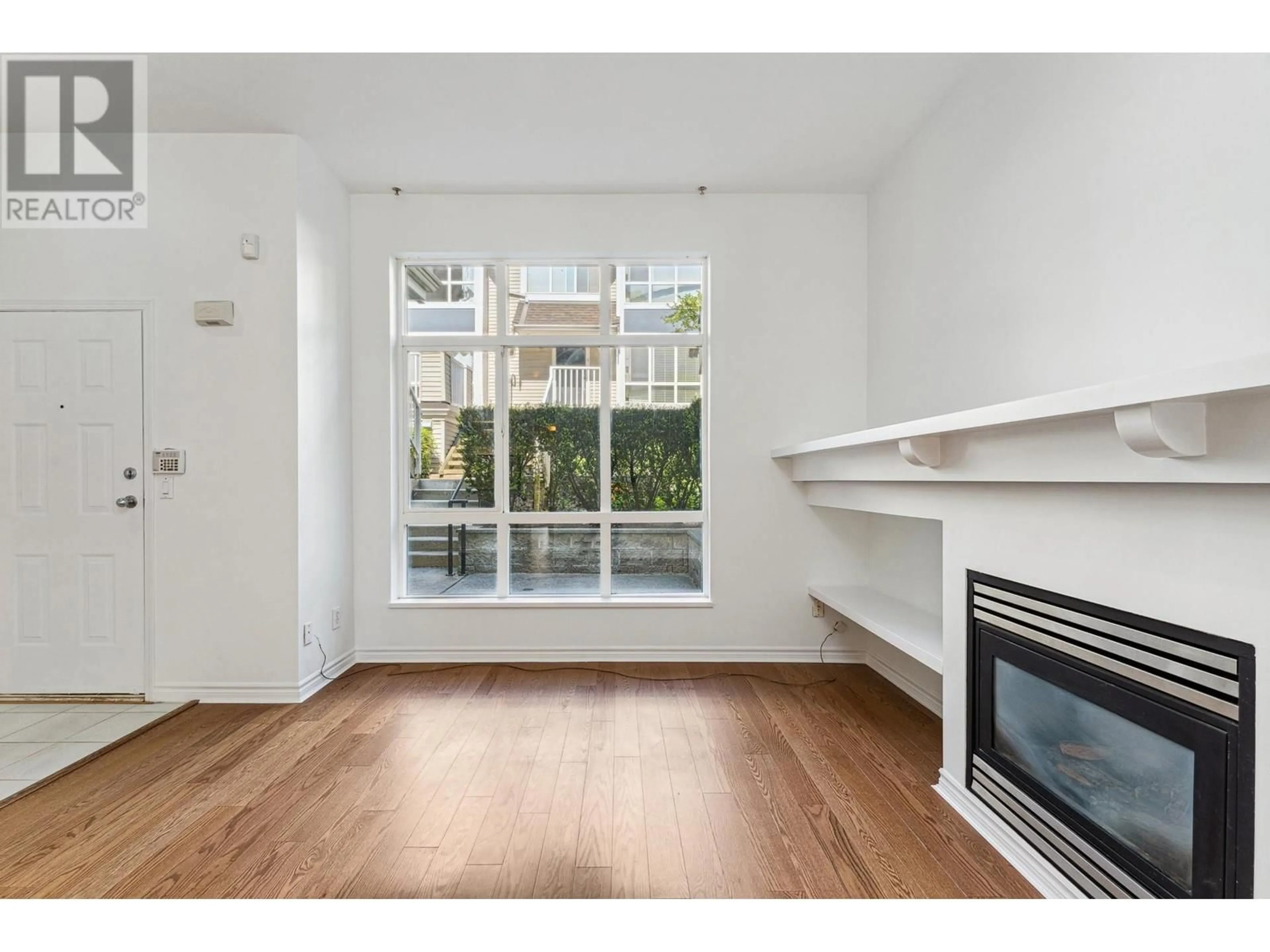 A pic of a room for 1 - 995 LYNN VALLEY ROAD, North Vancouver British Columbia V7J1Z6