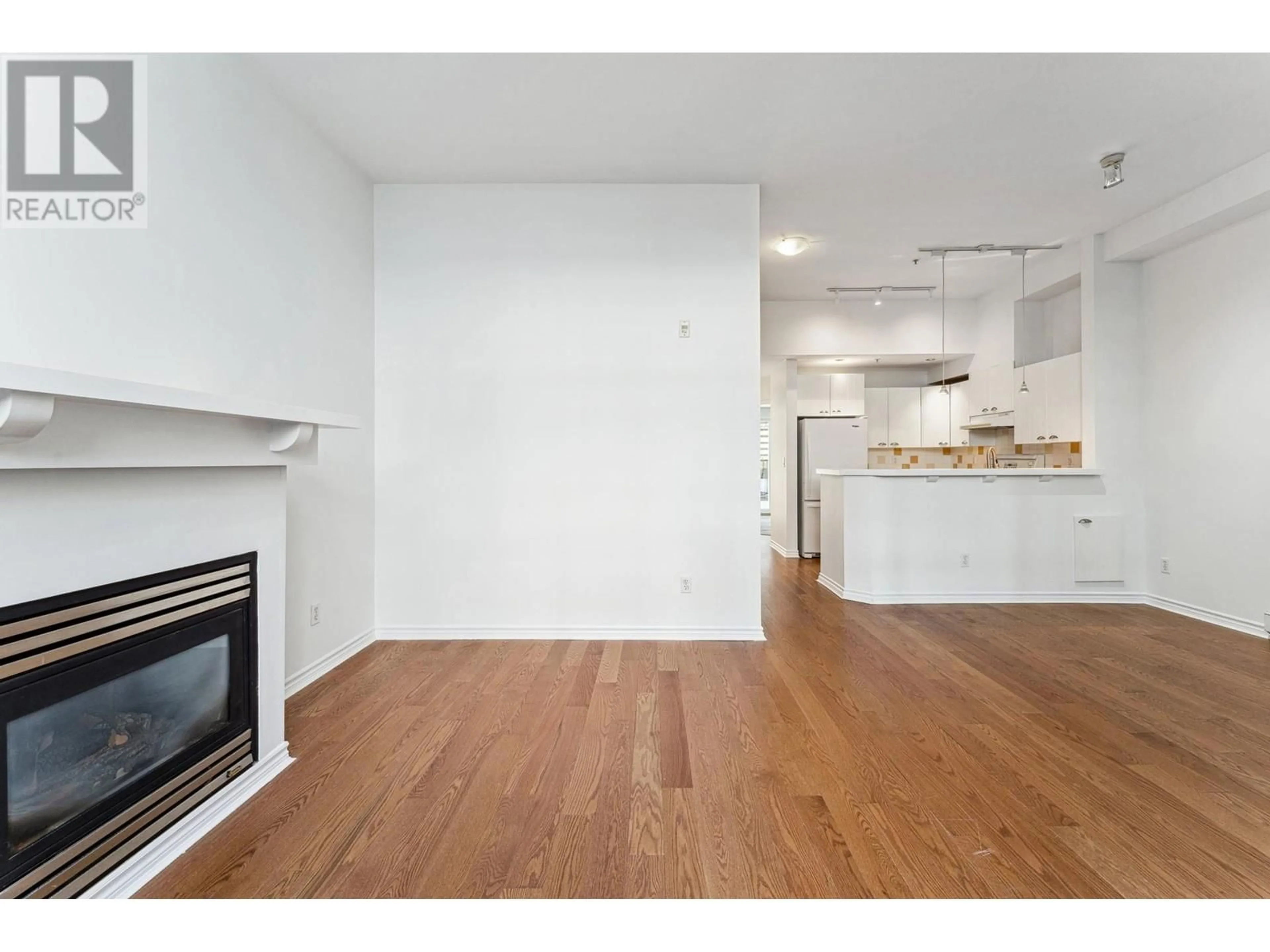 A pic of a room for 1 - 995 LYNN VALLEY ROAD, North Vancouver British Columbia V7J1Z6