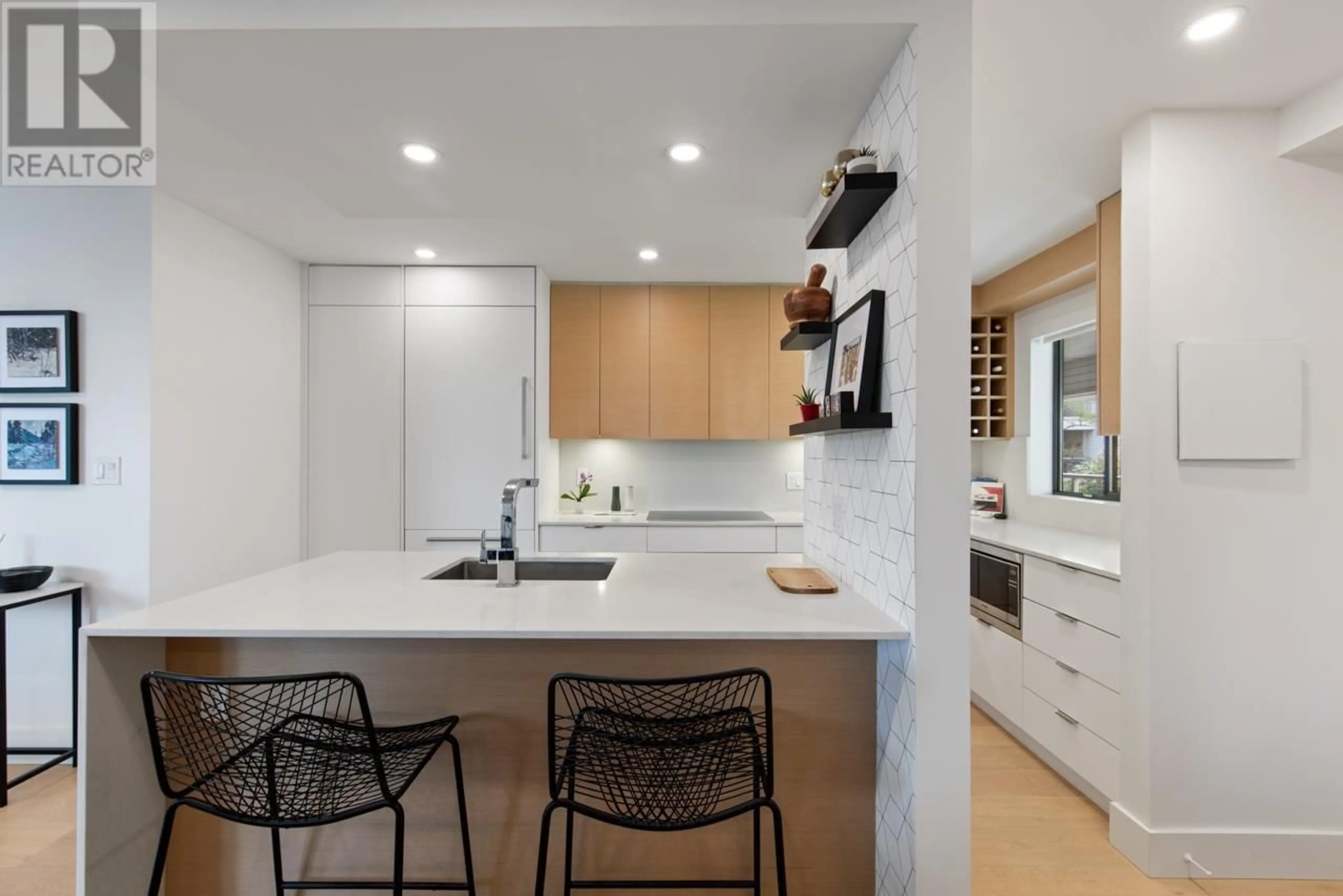 Contemporary kitchen, unknown for 301 - 1350 COMOX STREET, Vancouver British Columbia V6E4E1