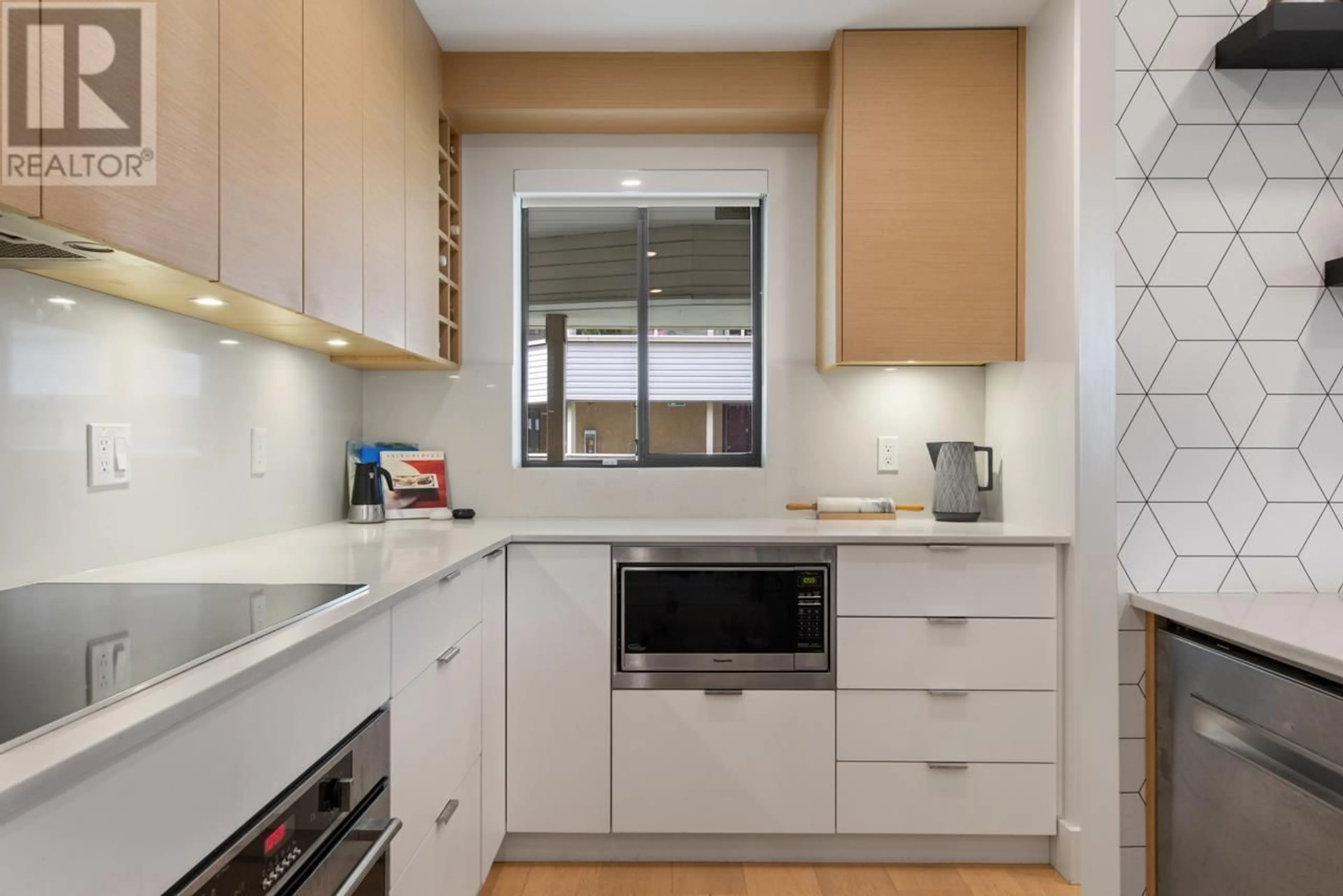 Standard kitchen, unknown for 301 - 1350 COMOX STREET, Vancouver British Columbia V6E4E1