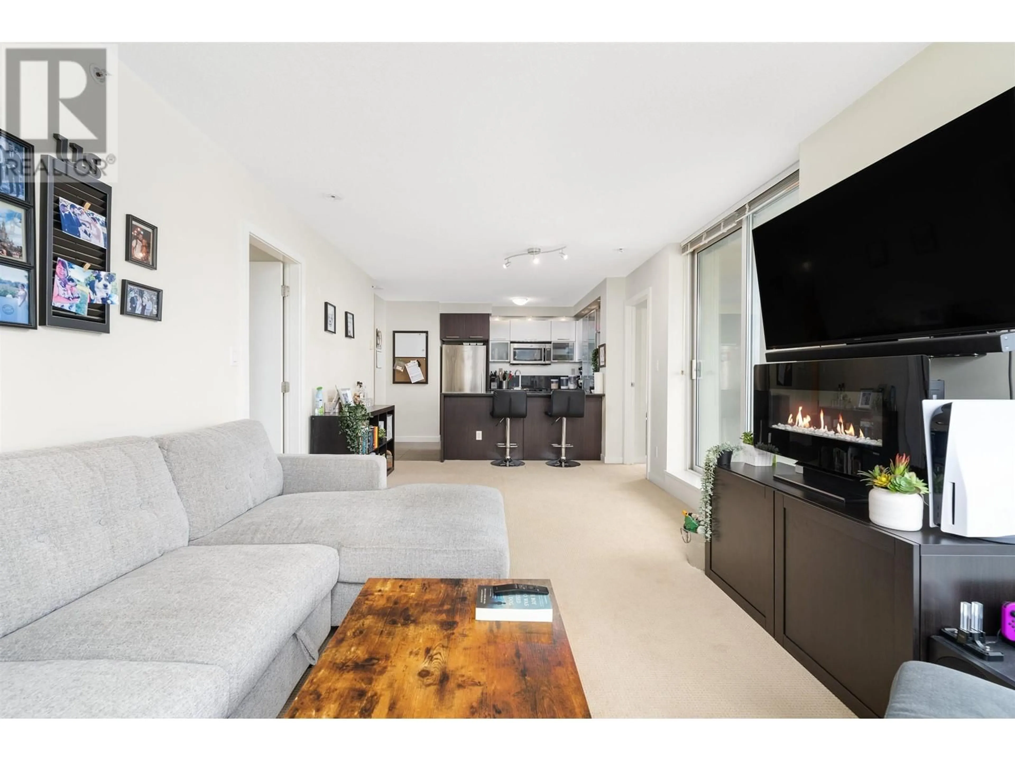 Living room with furniture, unknown for 2701 - 2980 ATLANTIC AVENUE, Coquitlam British Columbia V3B0G2