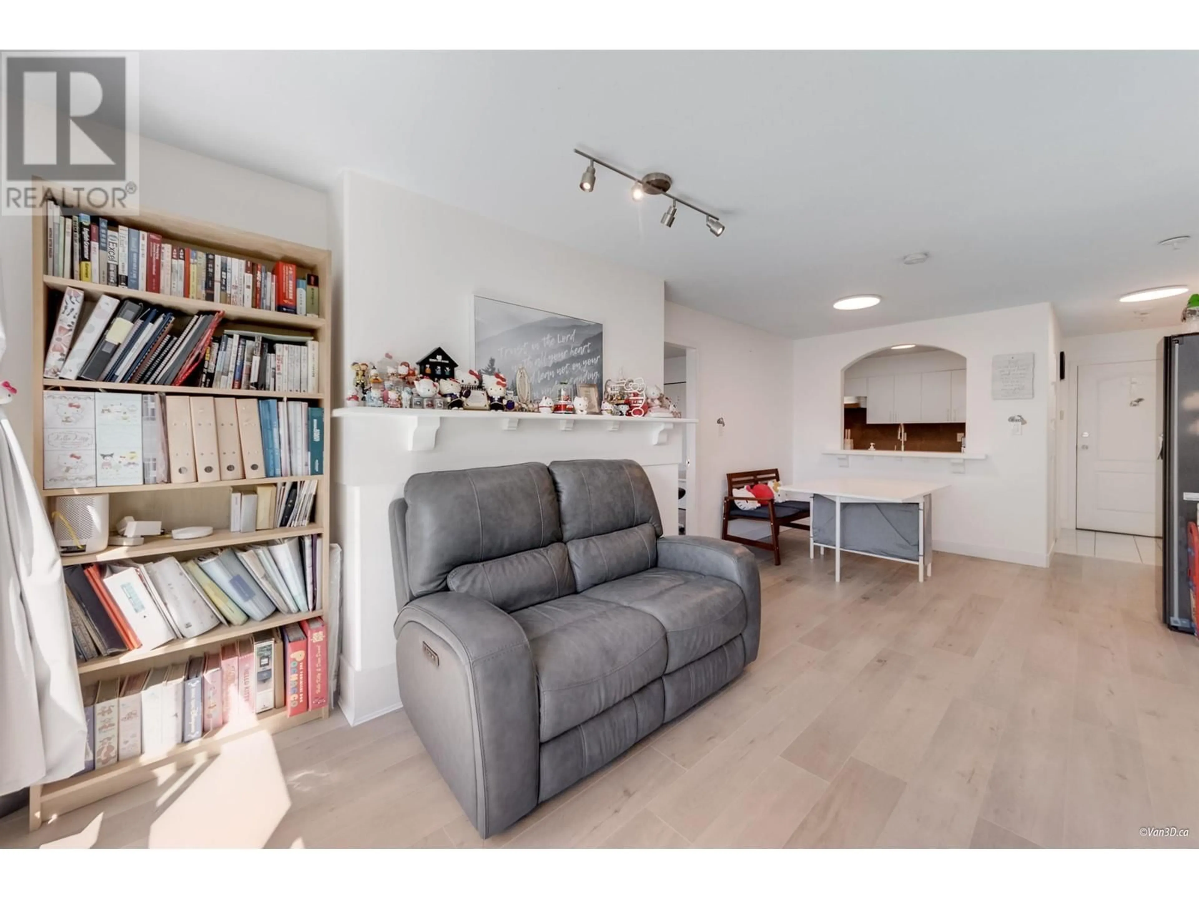 Living room with furniture, unknown for 308 - 5900 DOVER CRESCENT, Richmond British Columbia V7C5R4