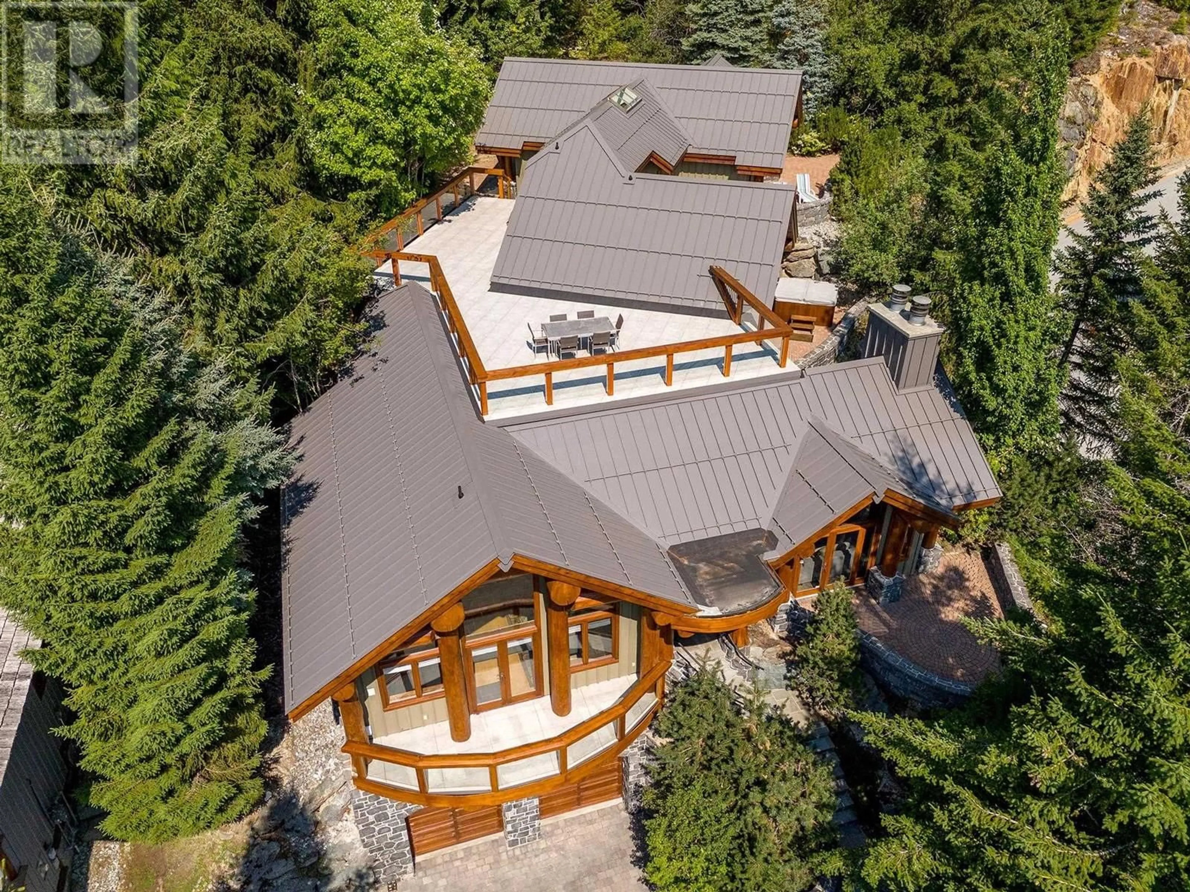 A pic from outside/outdoor area/front of a property/back of a property/a pic from drone, mountain view for 3220 PEAK DRIVE, Whistler British Columbia V8E0V4