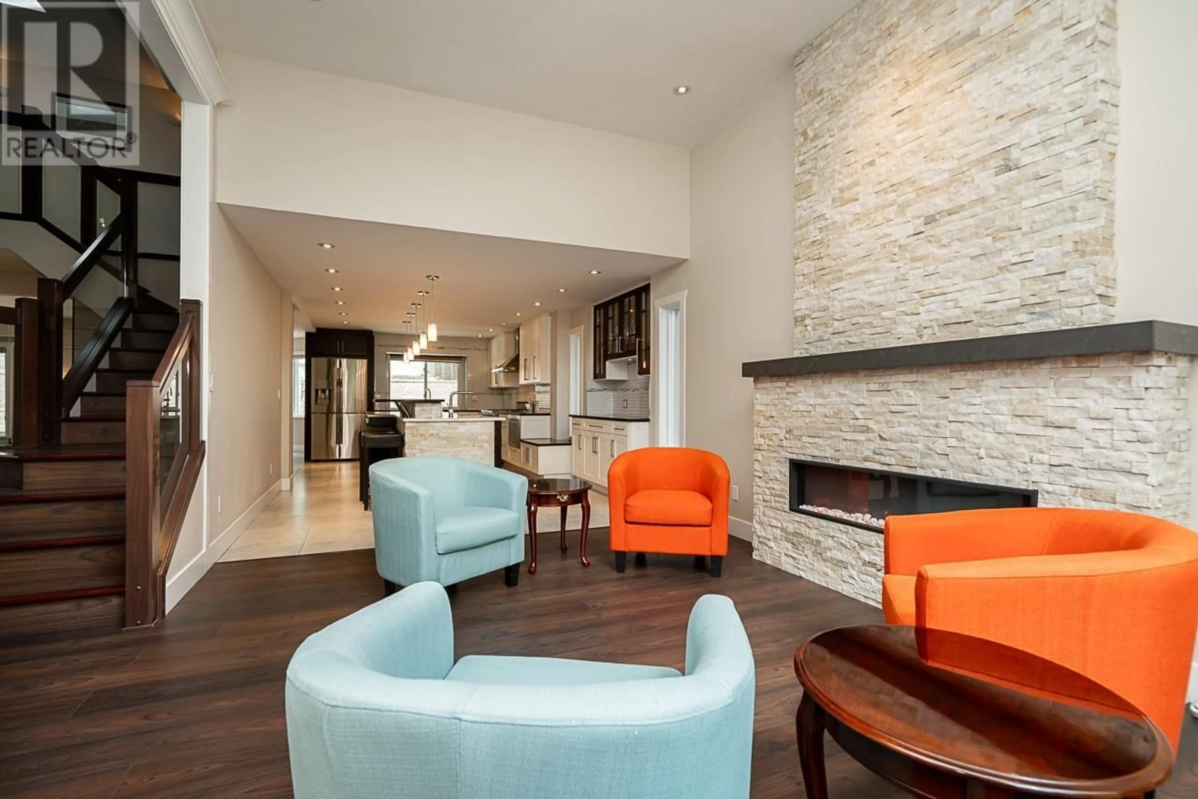 Living room with furniture, unknown for 138 PARKSIDE DRIVE, Port Moody British Columbia V3H4X5