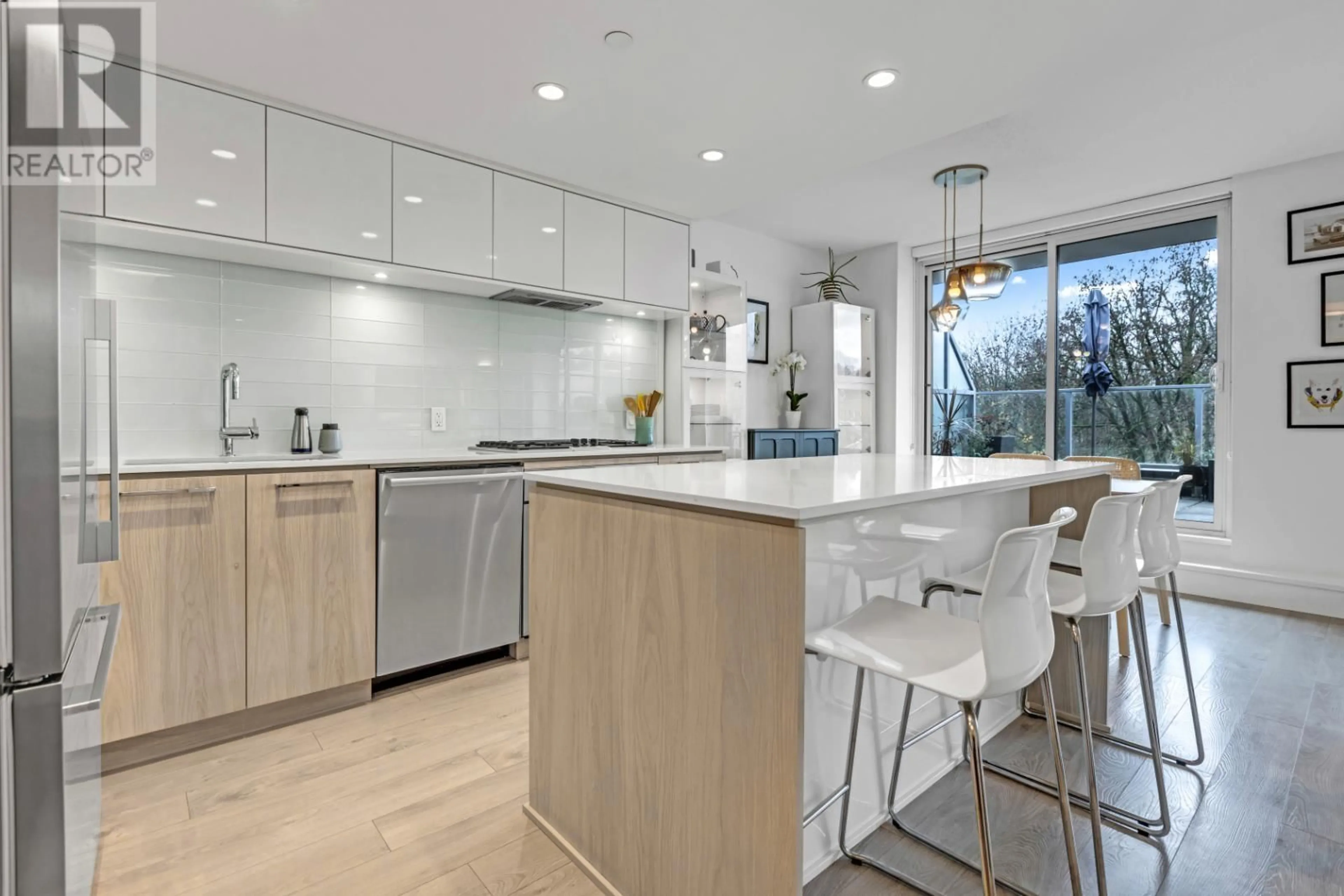 Open concept kitchen, unknown for 611 - 680 SEYLYNN CRESCENT, North Vancouver British Columbia V7J0B5