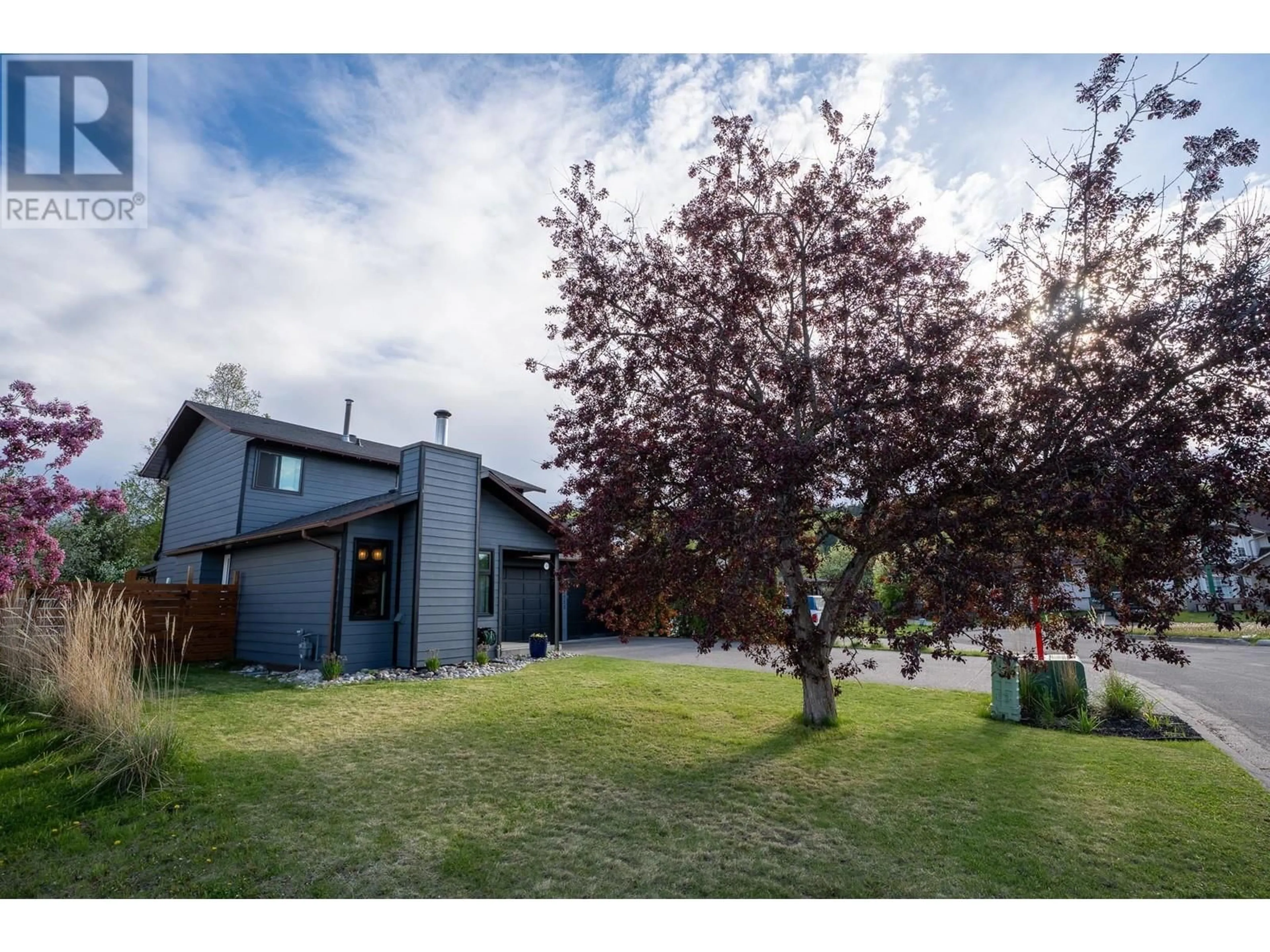 A pic from outside/outdoor area/front of a property/back of a property/a pic from drone, unknown for 3669 HESSE PLACE, Prince George British Columbia V2N4J9
