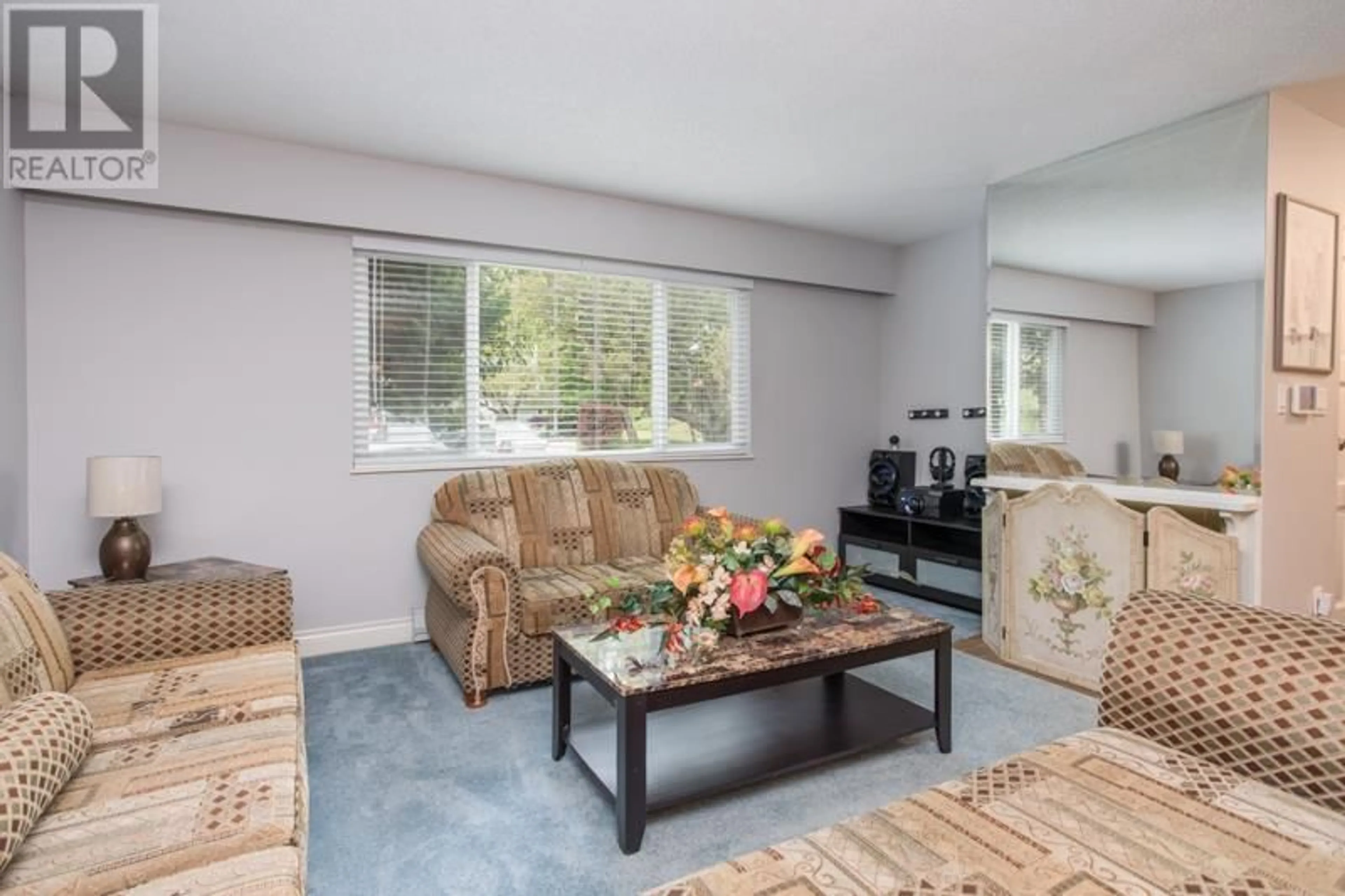 Living room with furniture, unknown for 11771 YOSHIDA COURT, Richmond British Columbia V7E5C5