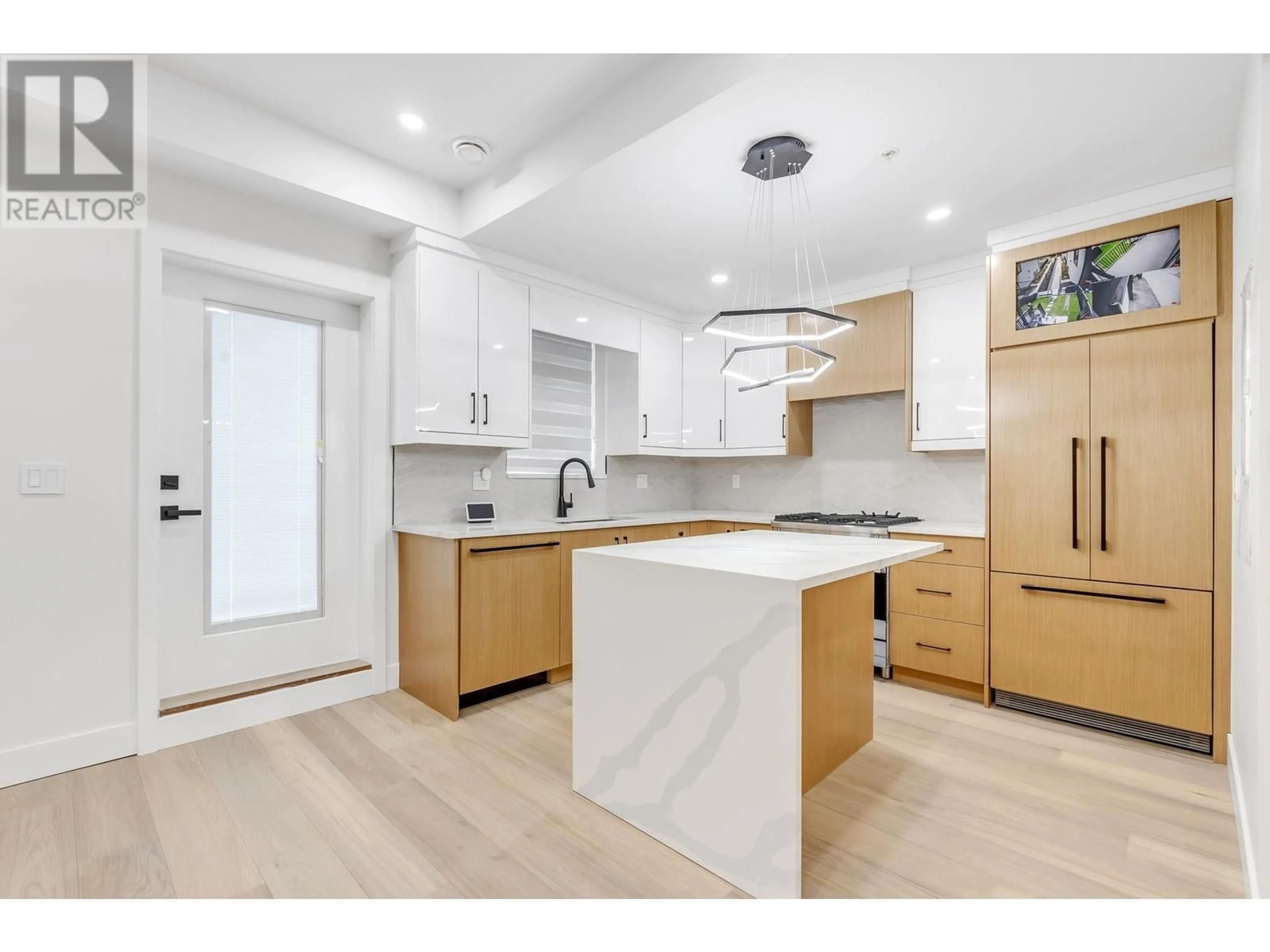 Open concept kitchen, unknown for 3440 4TH AVENUE, Vancouver British Columbia V5M1L9