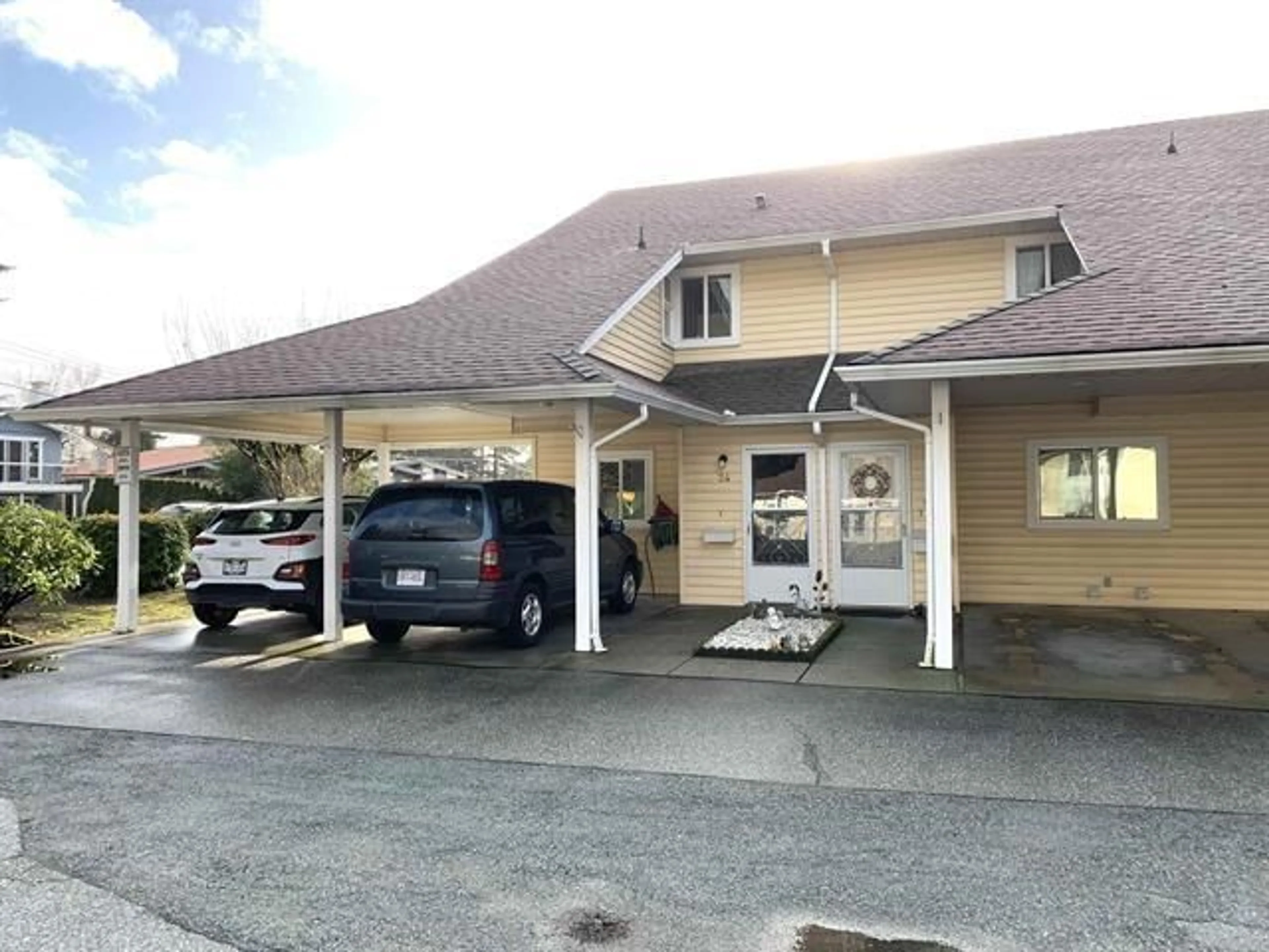 Indoor garage for 24 - 7525 MARTIN, Mission British Columbia V2V6N2