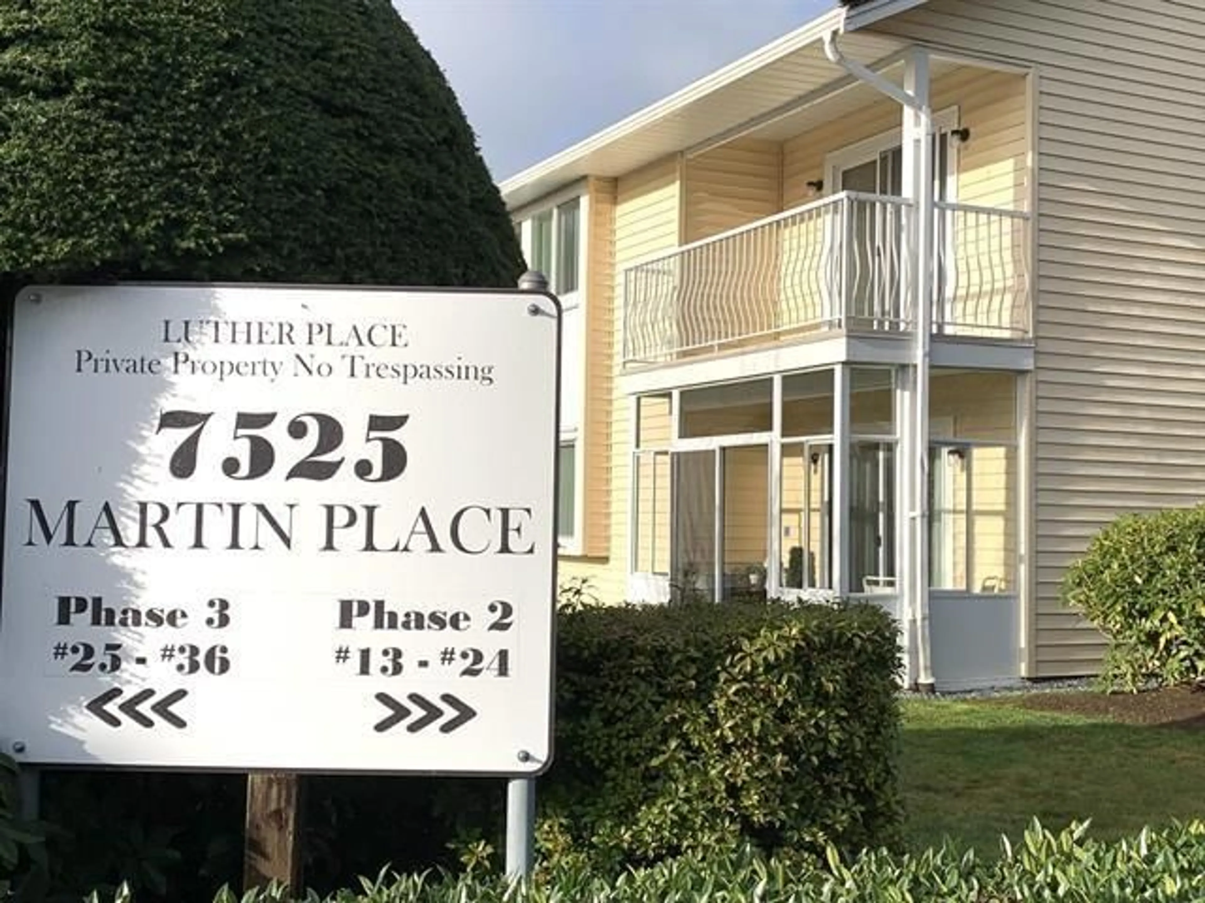 Home with vinyl exterior material, street for 24 - 7525 MARTIN, Mission British Columbia V2V6N2