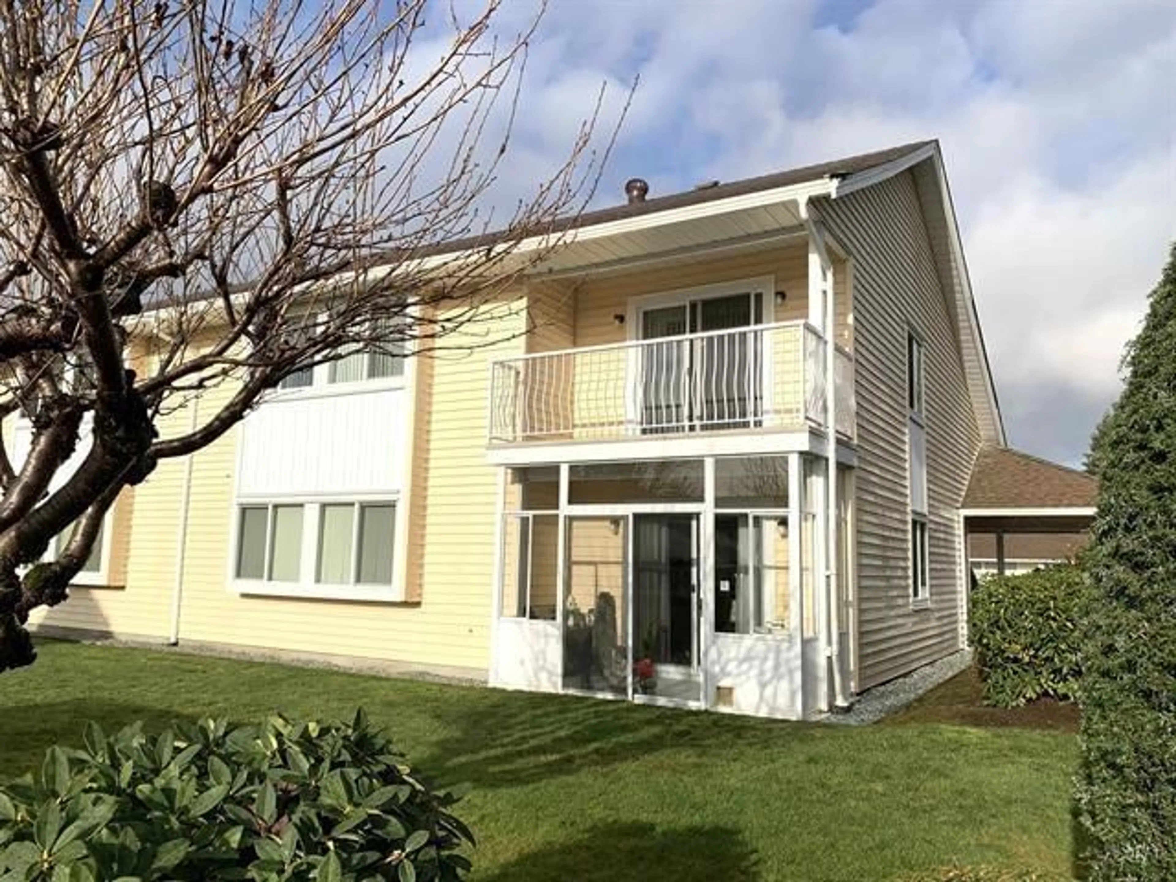 Home with vinyl exterior material, building for 24 - 7525 MARTIN, Mission British Columbia V2V6N2