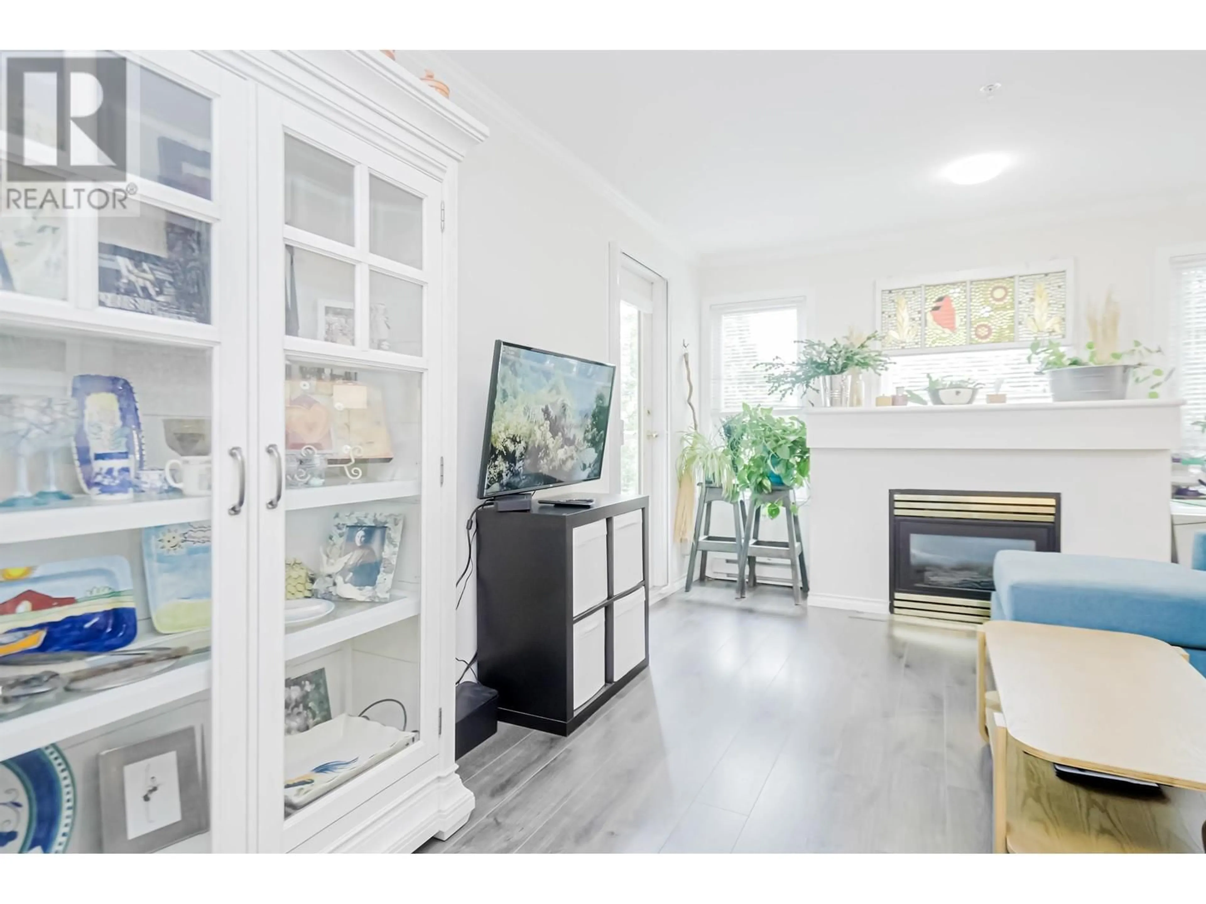 Unknown for 303 - 4989 DUCHESS STREET, Vancouver British Columbia V5R6E5