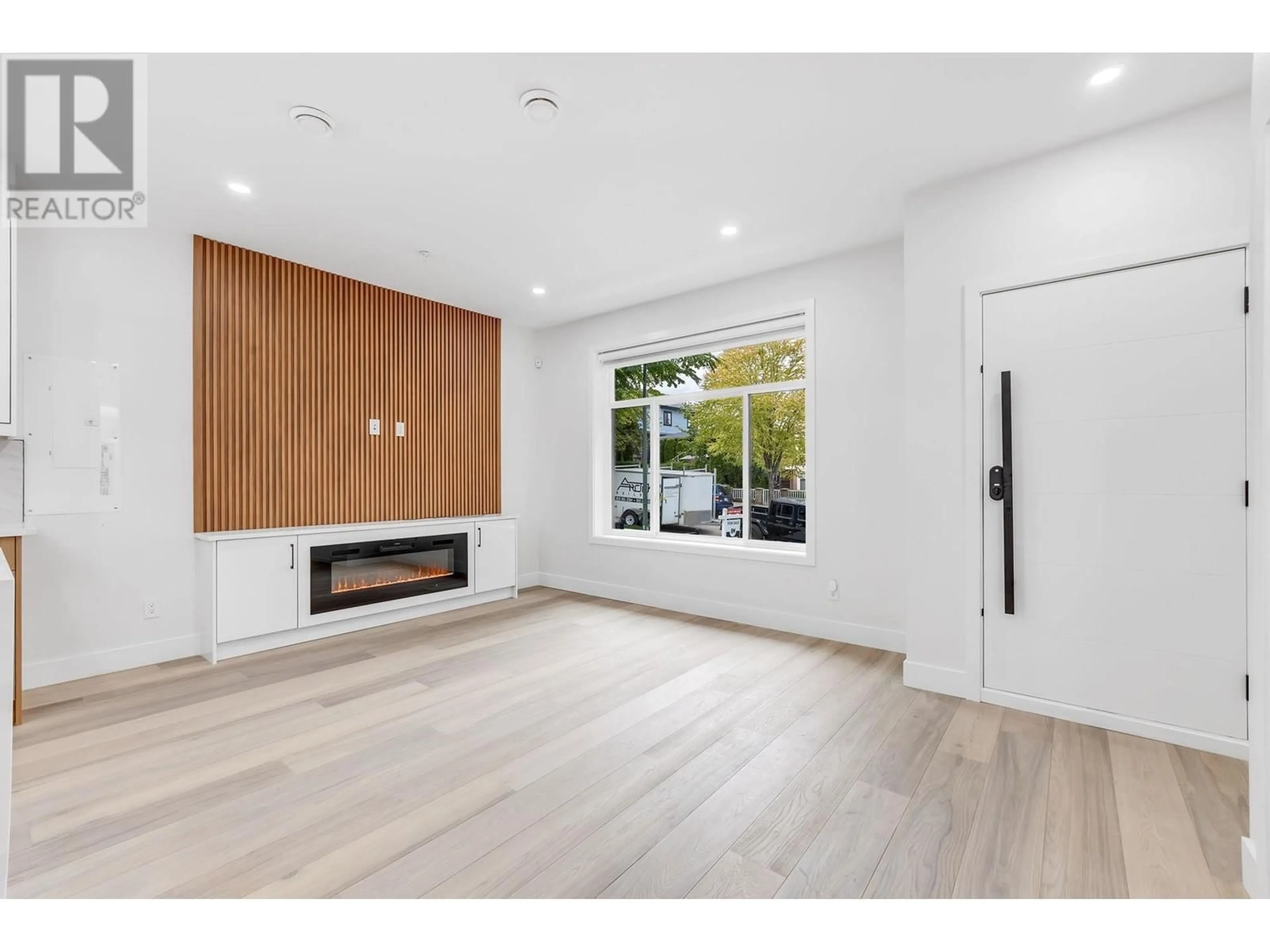 Unknown for 3442 4TH AVENUE, Vancouver British Columbia V5M1L9