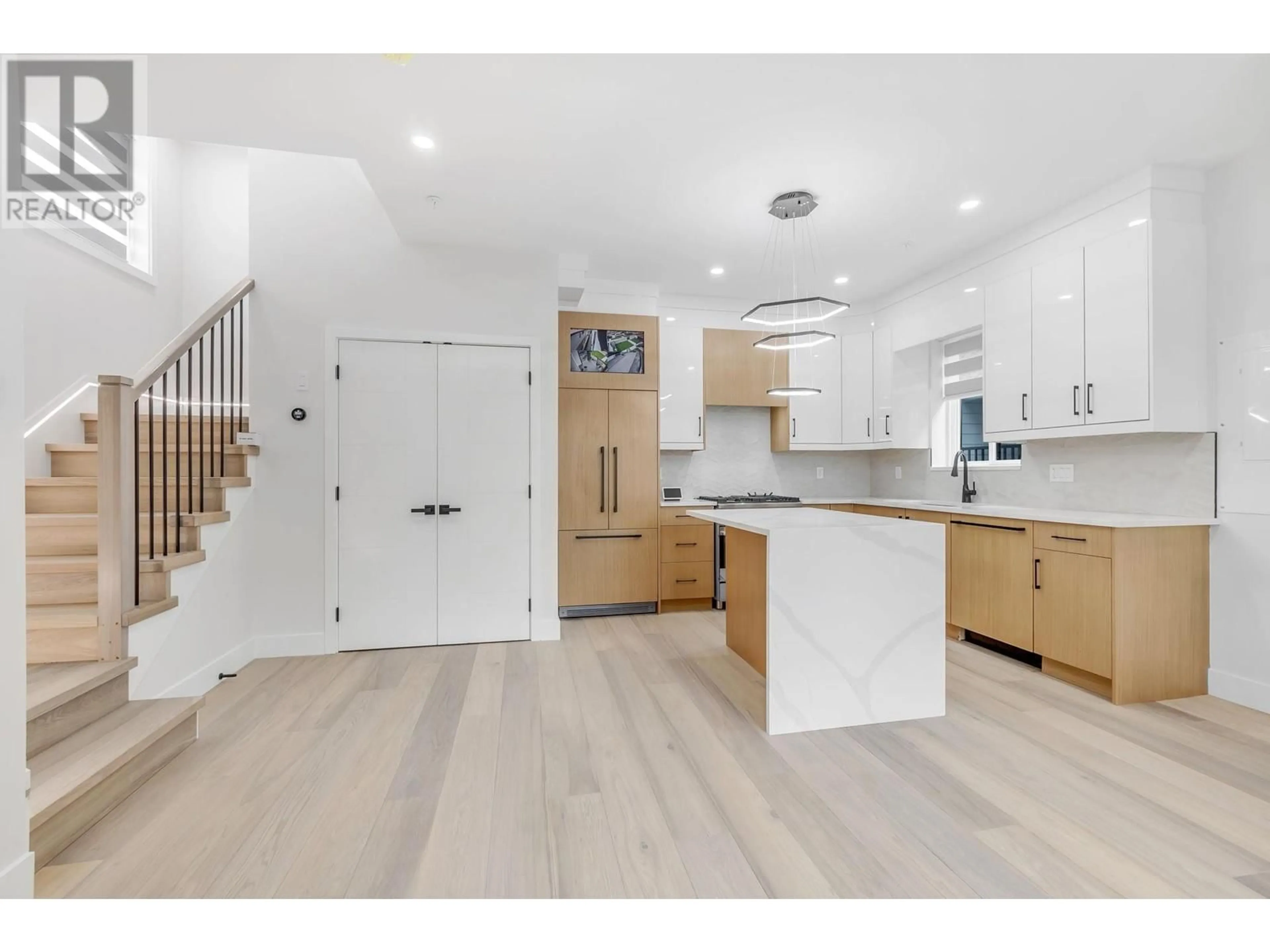 Open concept kitchen, unknown for 3442 4TH AVENUE, Vancouver British Columbia V5M1L9