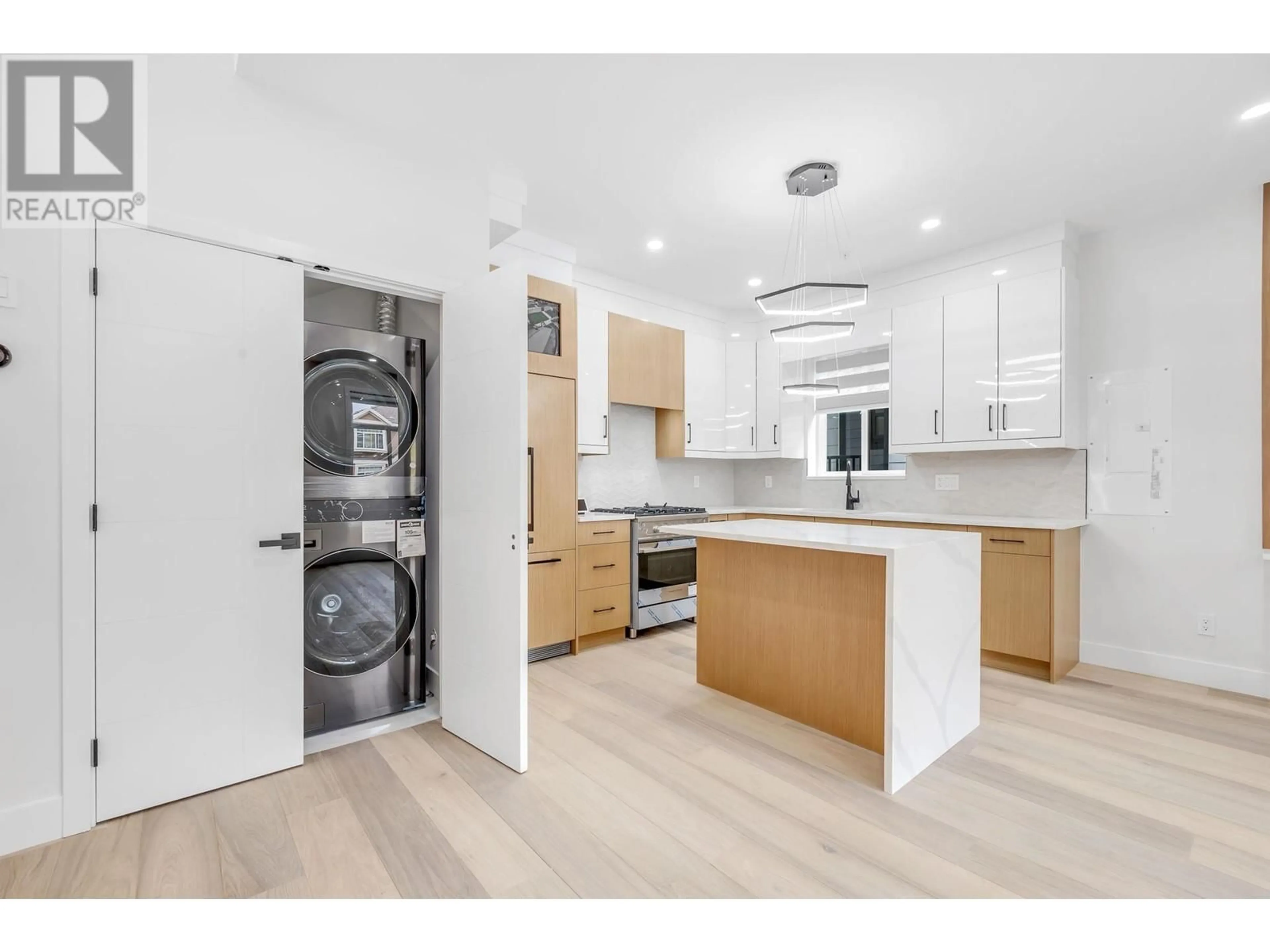 Unknown for 3442 4TH AVENUE, Vancouver British Columbia V5M1L9