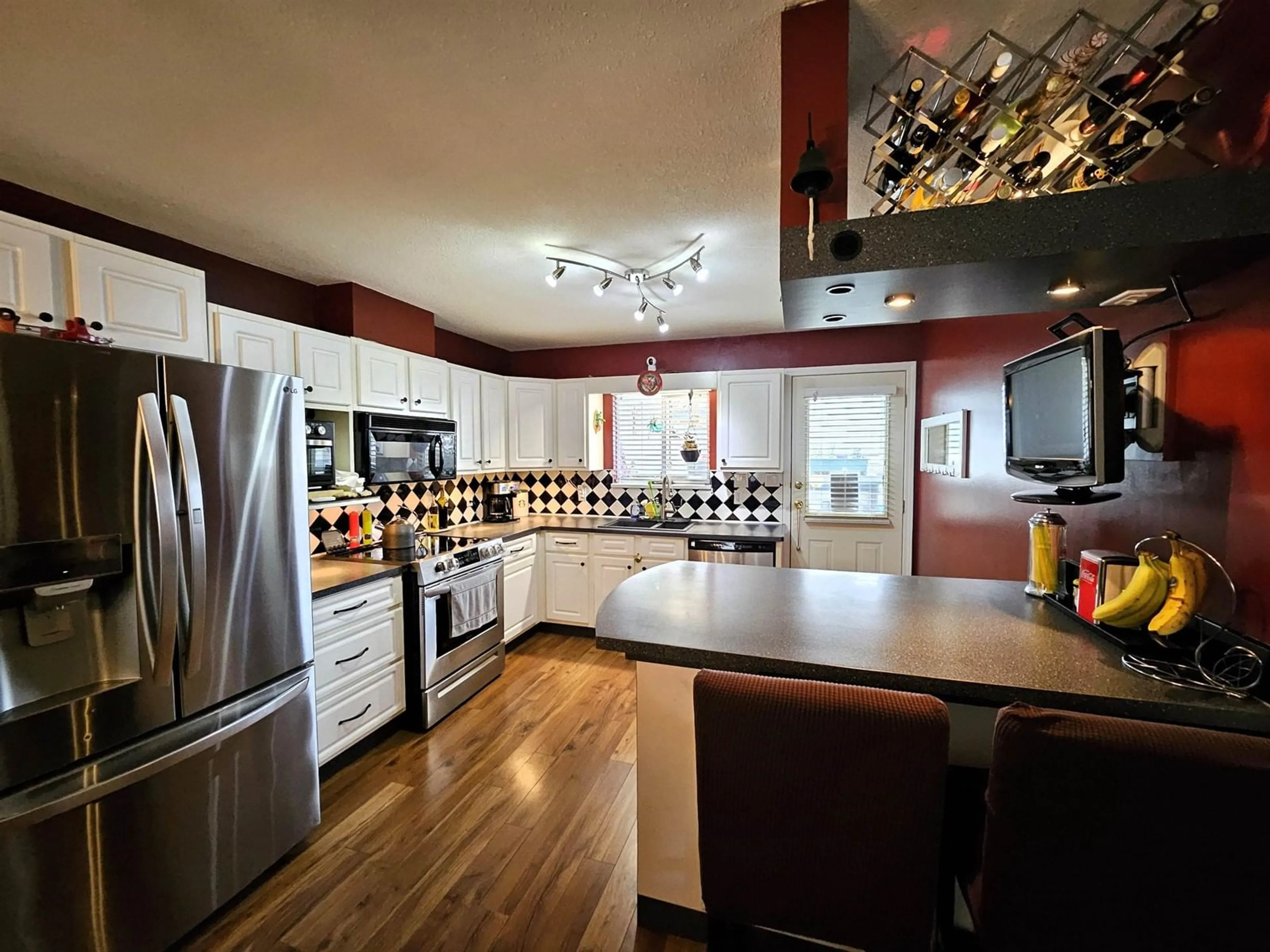 Open concept kitchen, unknown for 208 - 7837 120A, Surrey British Columbia V3W0W9