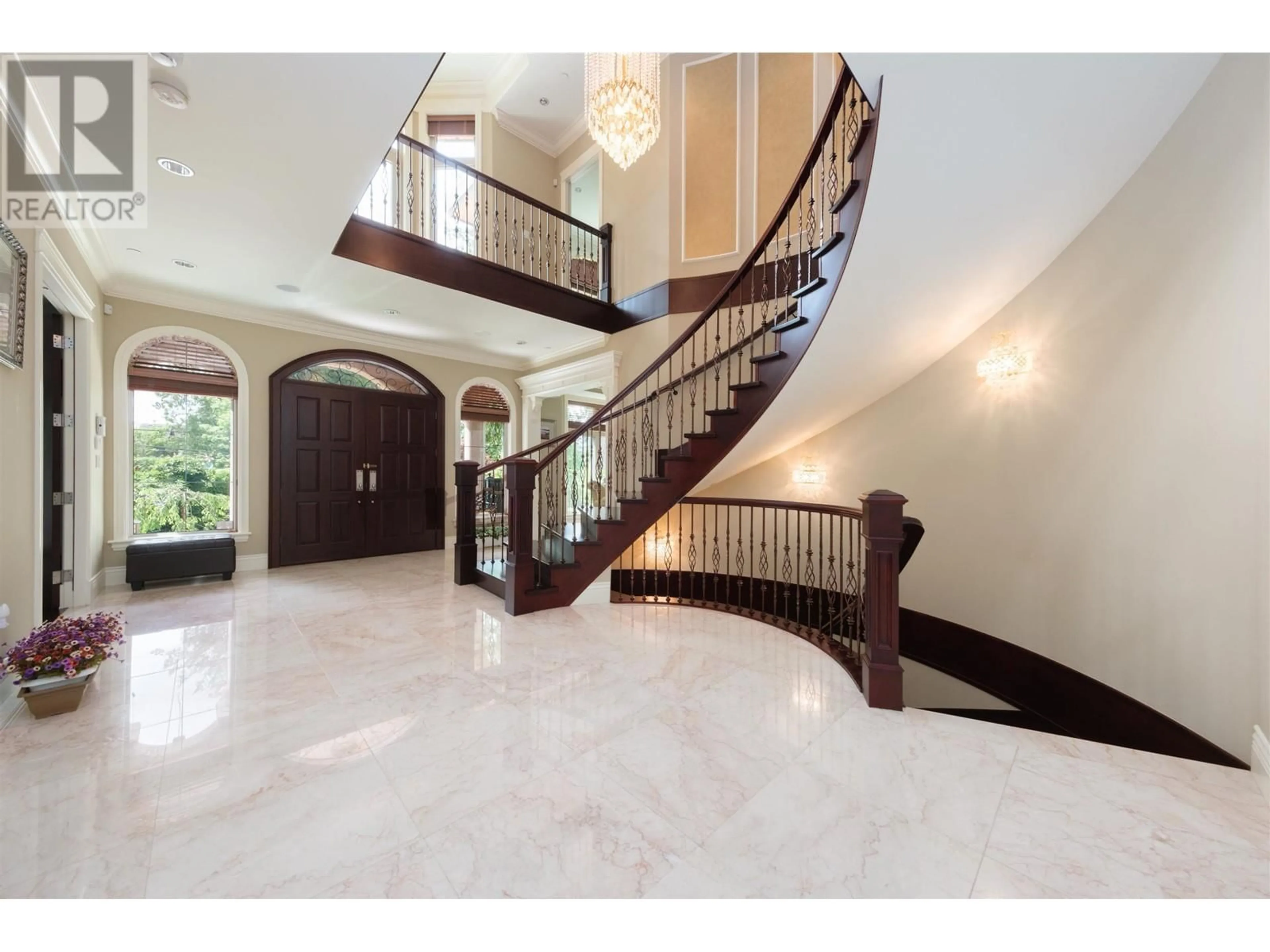 Indoor foyer for 2769 49TH AVENUE, Vancouver British Columbia V6N3S5