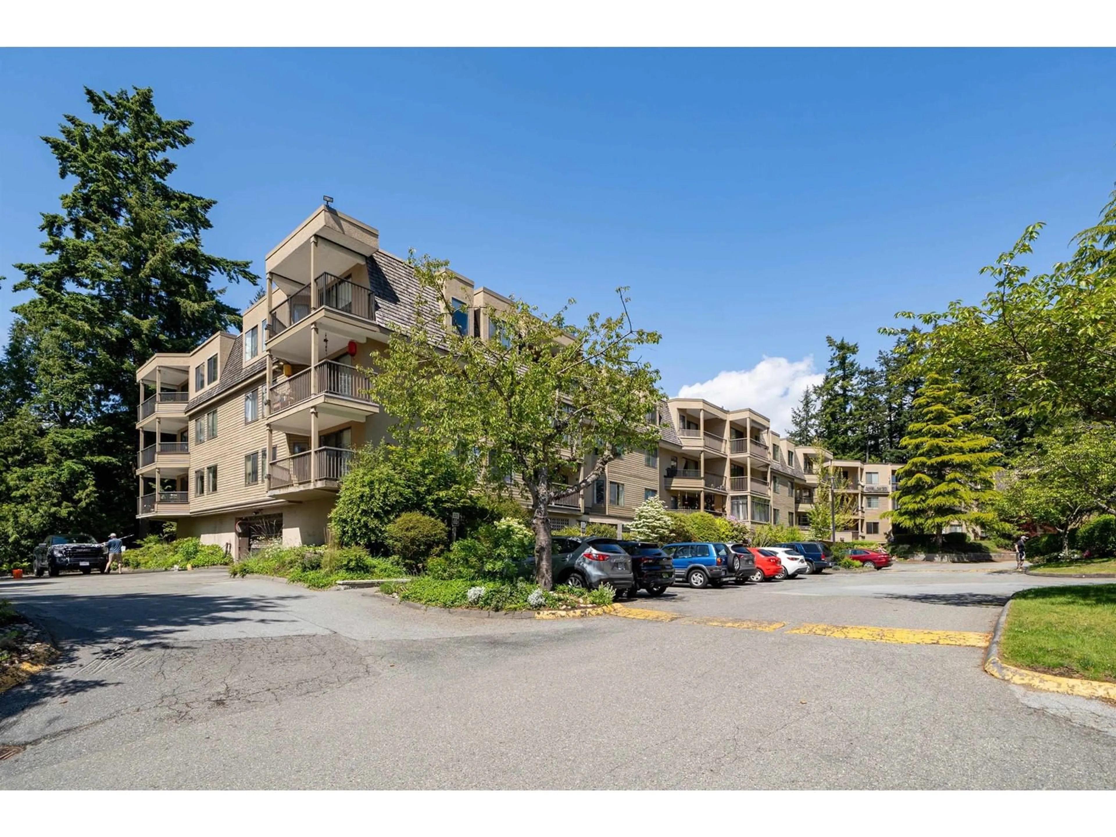 Unknown for 108 - 1760 SOUTHMERE, Surrey British Columbia V4A6E5