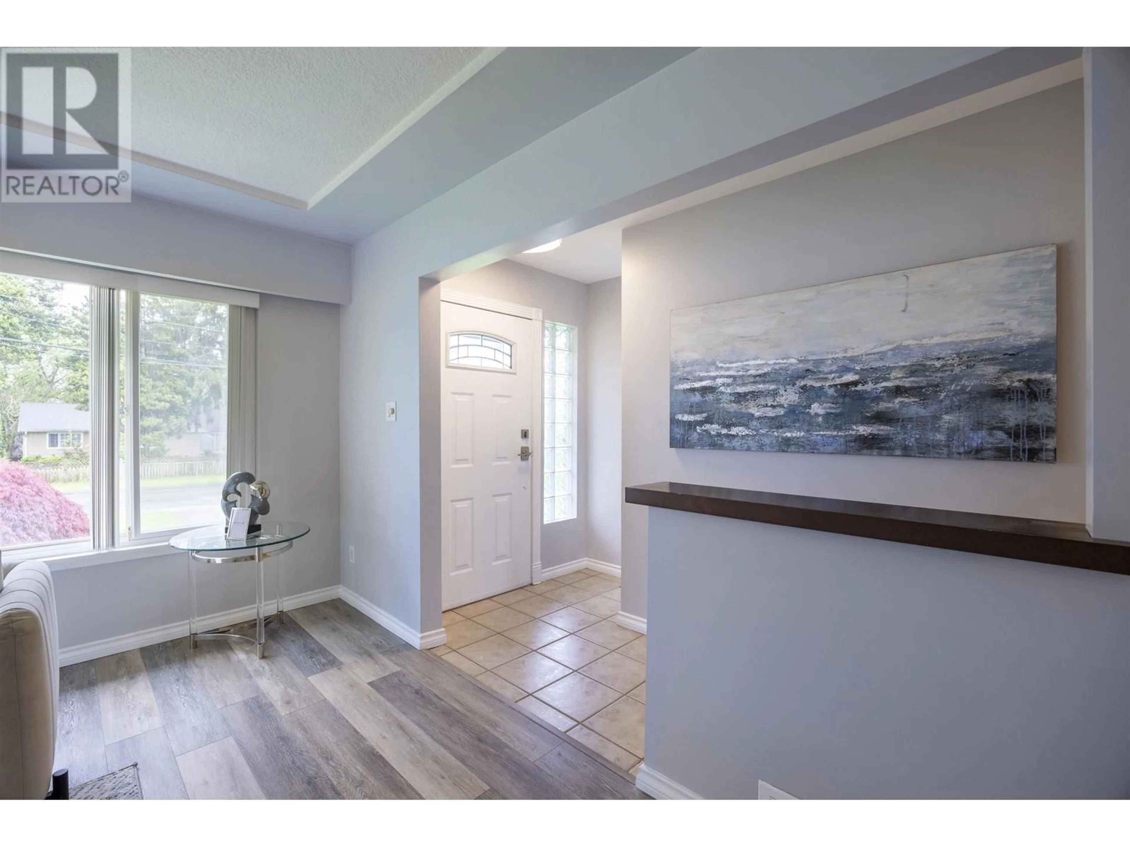 Indoor entryway for 1009 FOSTER AVENUE, Coquitlam British Columbia V3J2M4