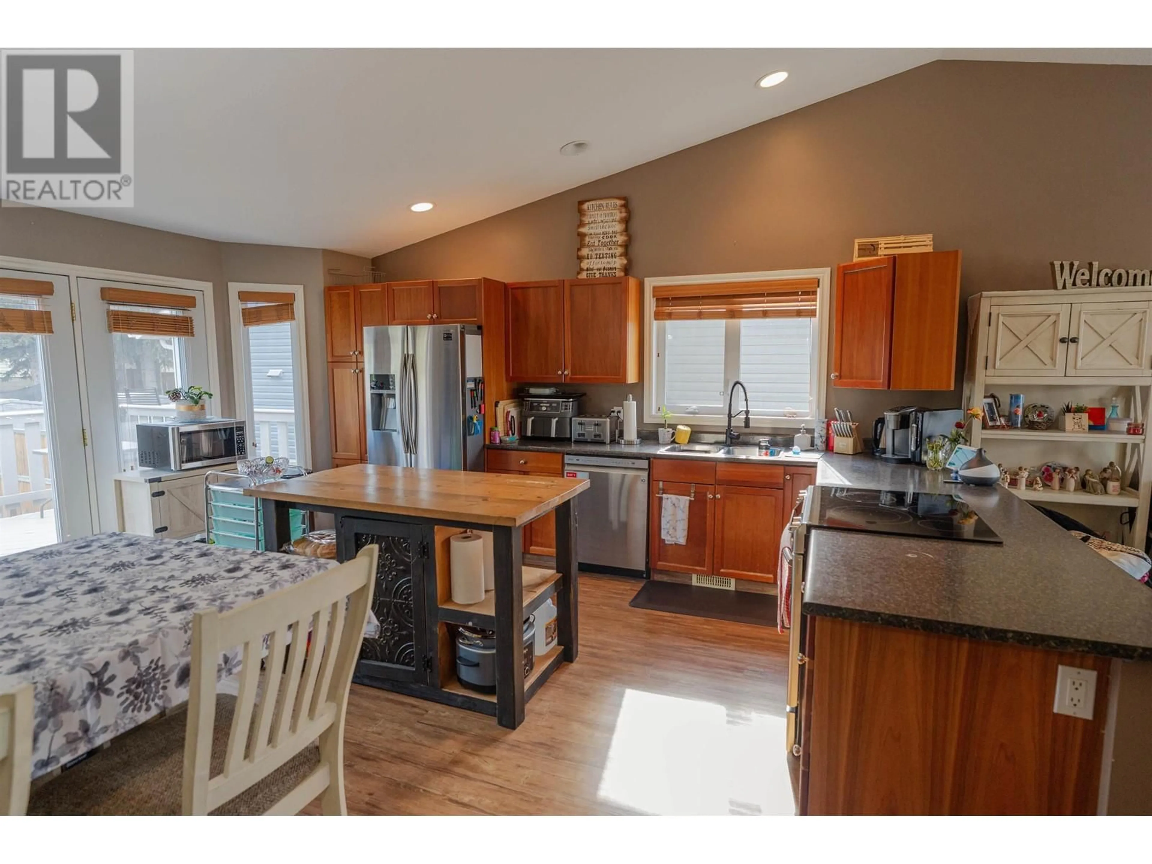 Open concept kitchen, unknown for 9627 113 AVENUE, Fort St. John British Columbia V1J7J1