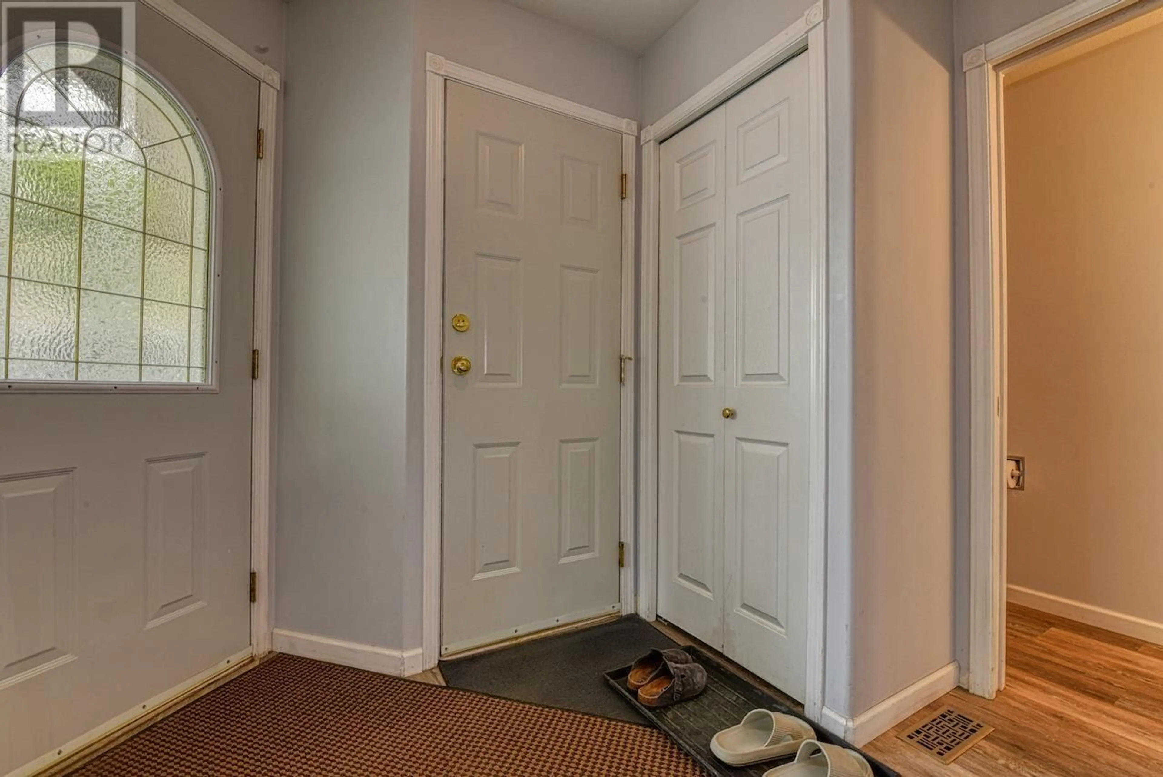 Indoor entryway for 35 - 350 PEARKES DRIVE, Williams Lake British Columbia V2G4T2