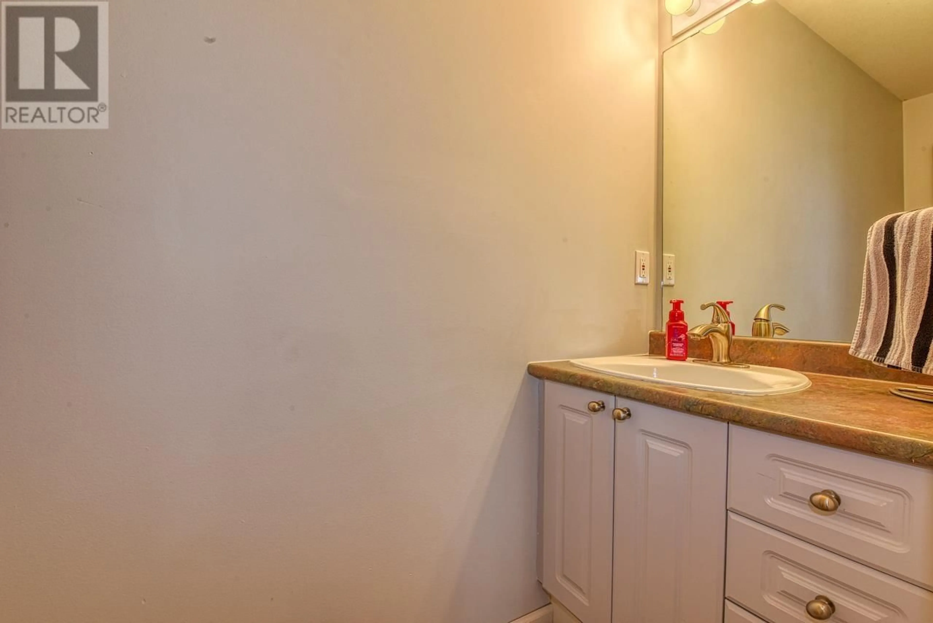 Standard bathroom, unknown for 35 - 350 PEARKES DRIVE, Williams Lake British Columbia V2G4T2
