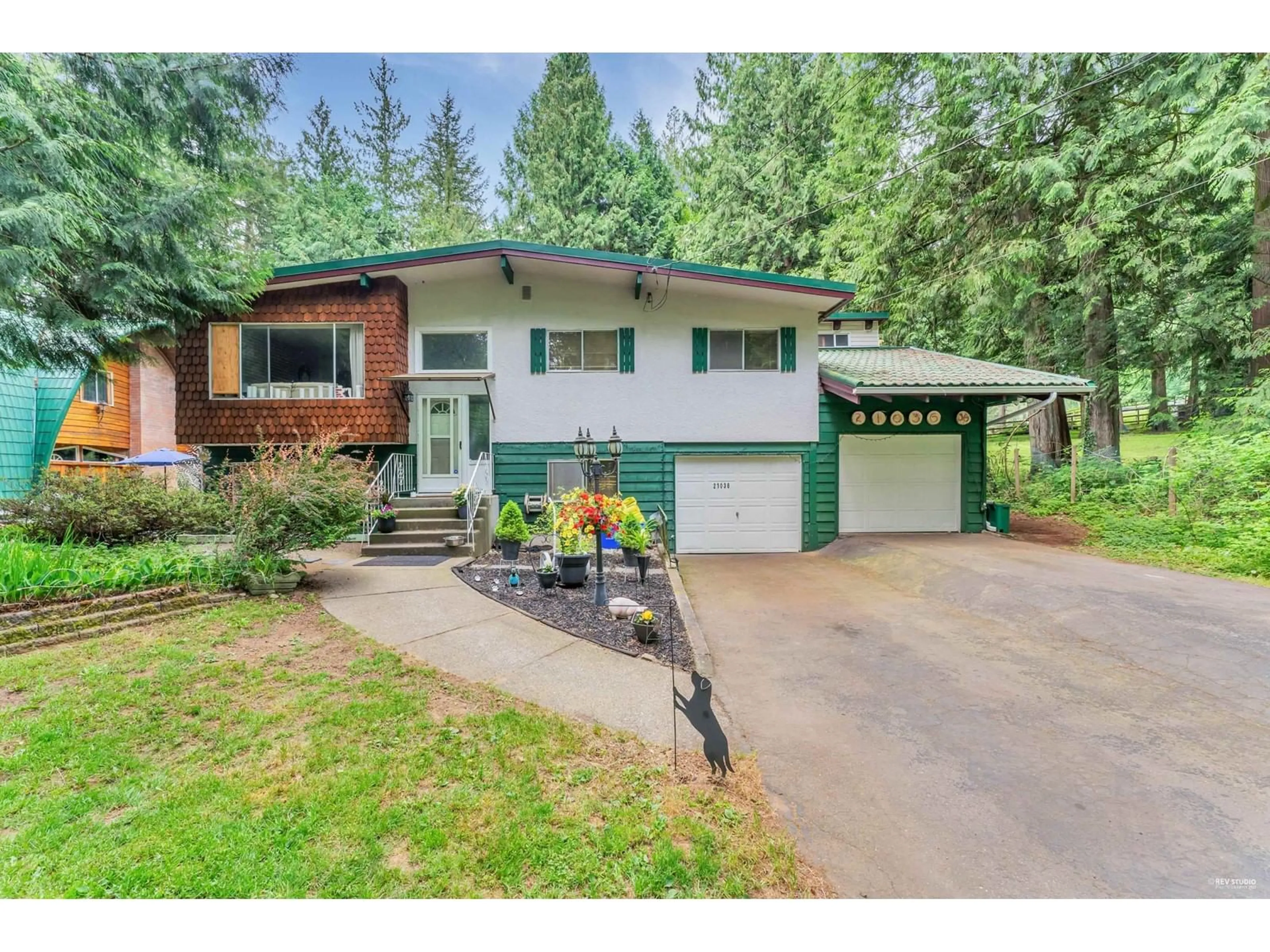 Home with vinyl exterior material, street for 21036 36, Langley British Columbia V3A8N5