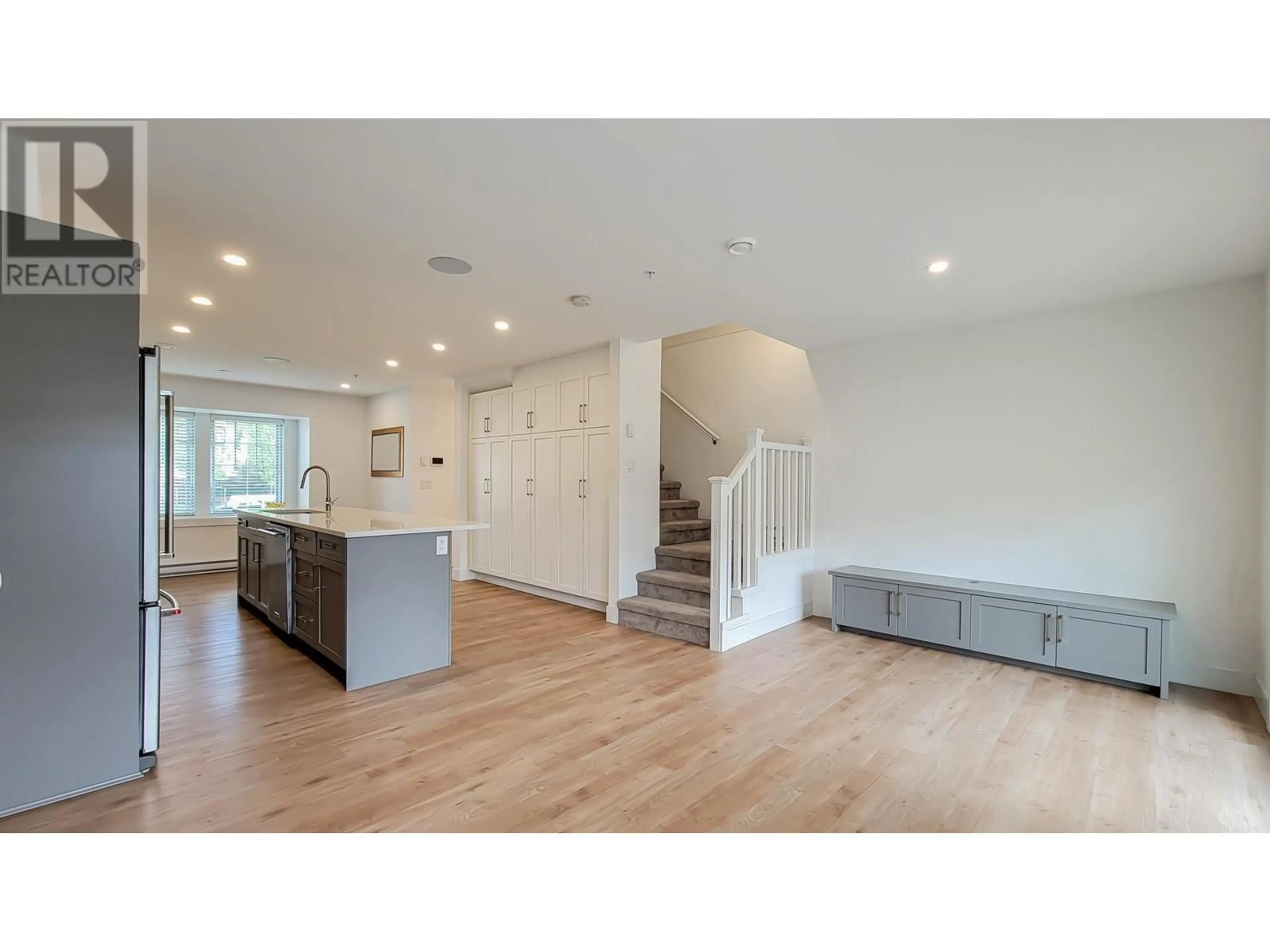 Unknown for 2 - 2338 KELLY AVENUE, Port Coquitlam British Columbia V3C1Y2
