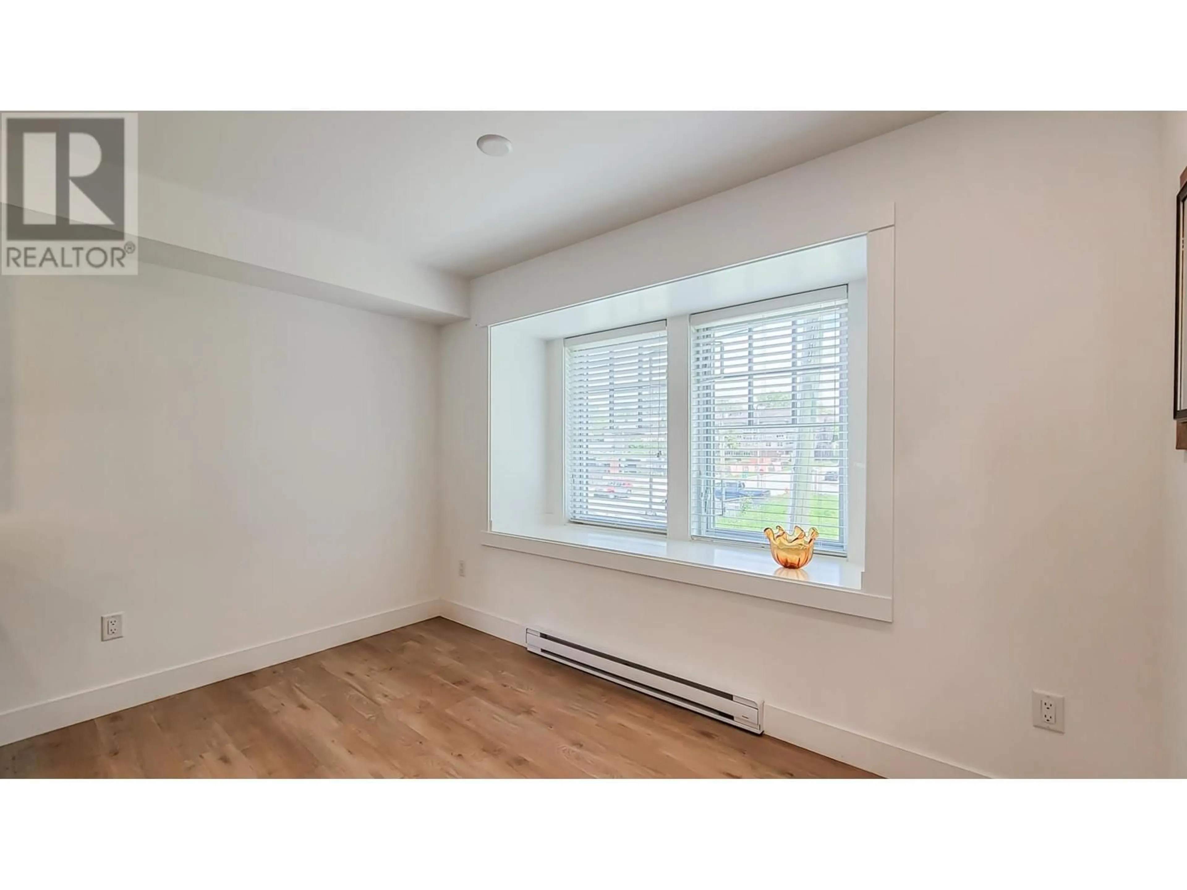 A pic of a room for 2 - 2338 KELLY AVENUE, Port Coquitlam British Columbia V3C1Y2