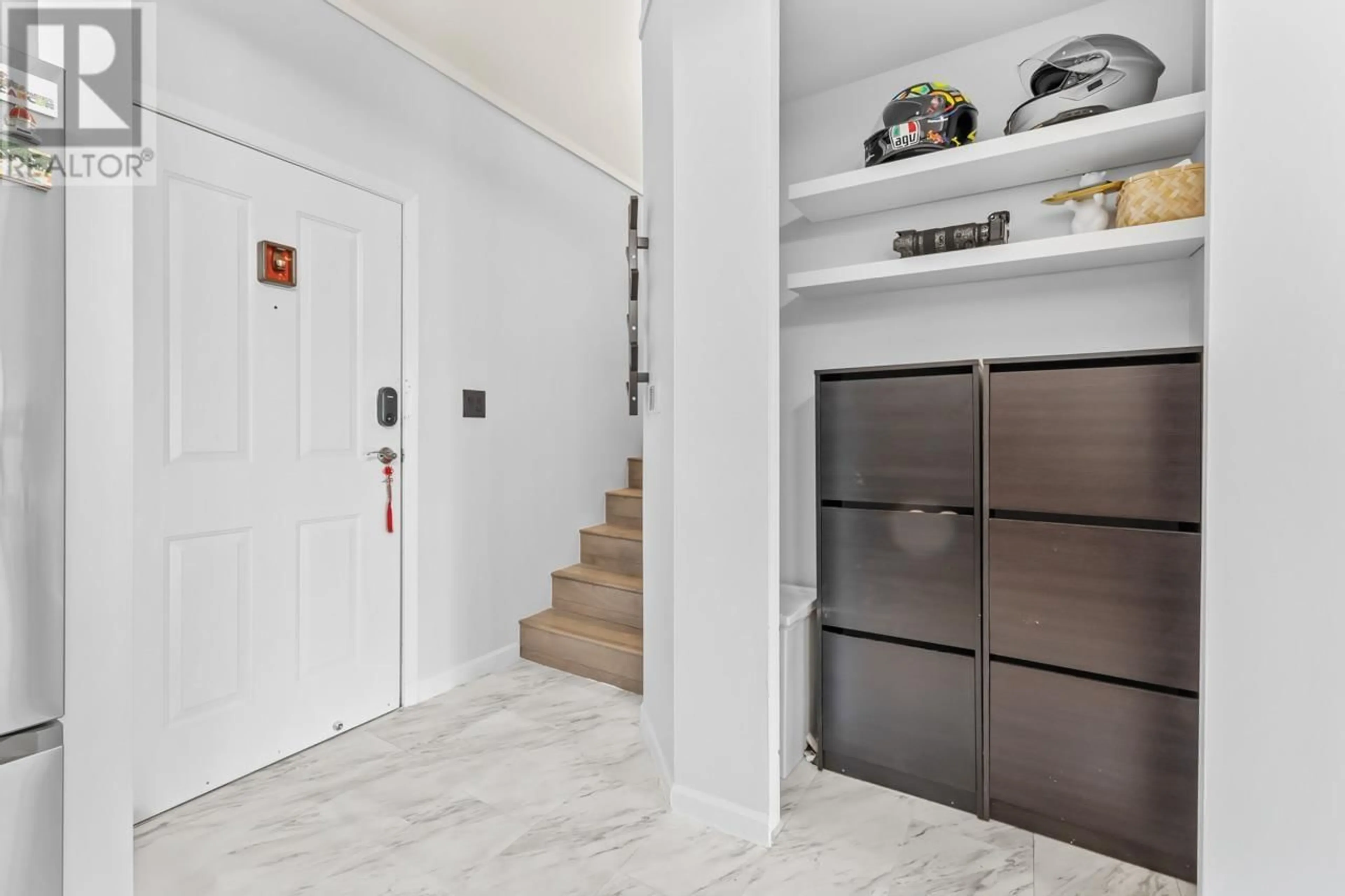 Indoor entryway for 309 - 8620 JONES ROAD, Richmond British Columbia V6Y3Z4