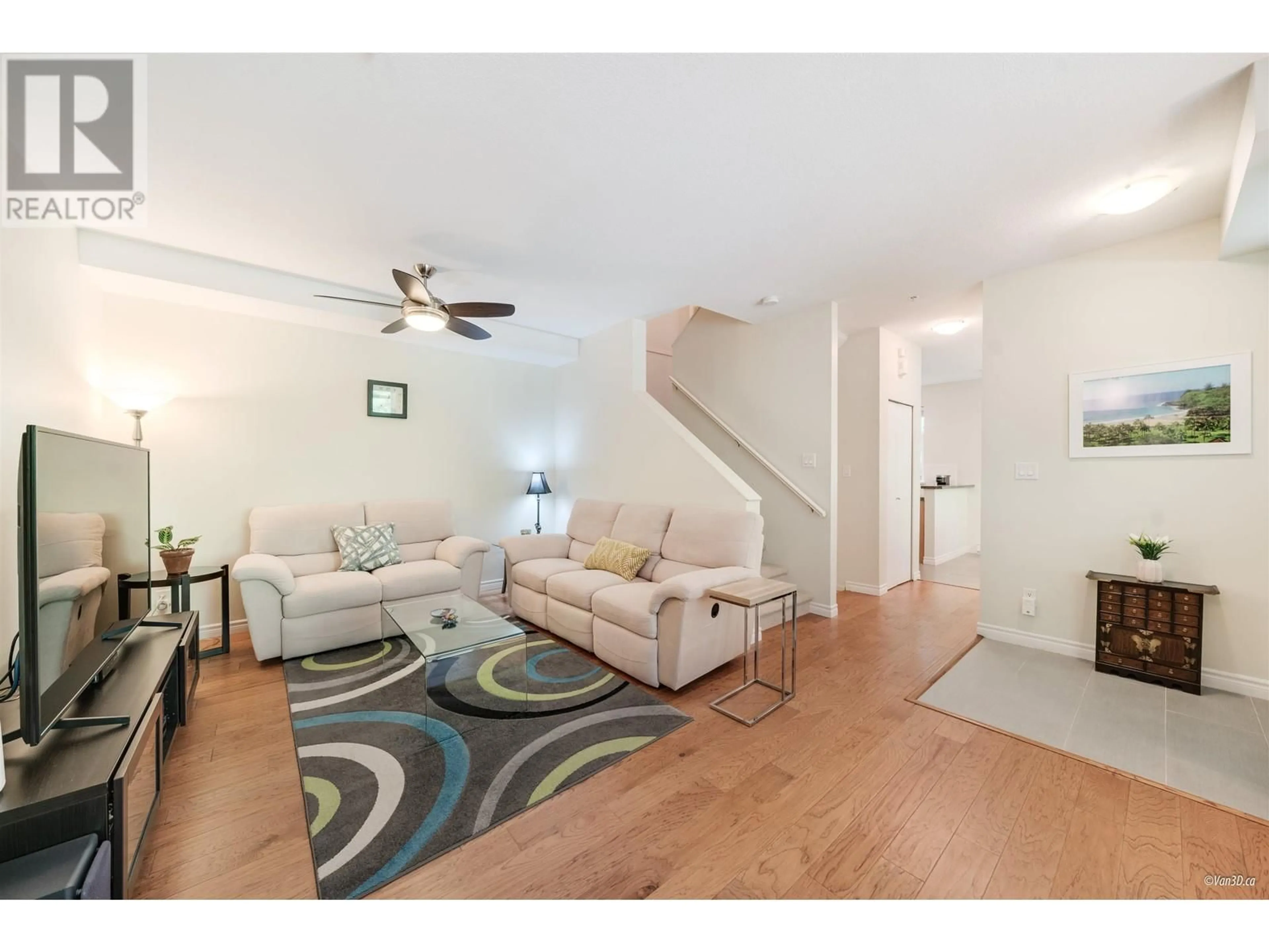 Living room with furniture, unknown for 72 - 6878 SOUTHPOINT DRIVE, Burnaby British Columbia V3N5E4